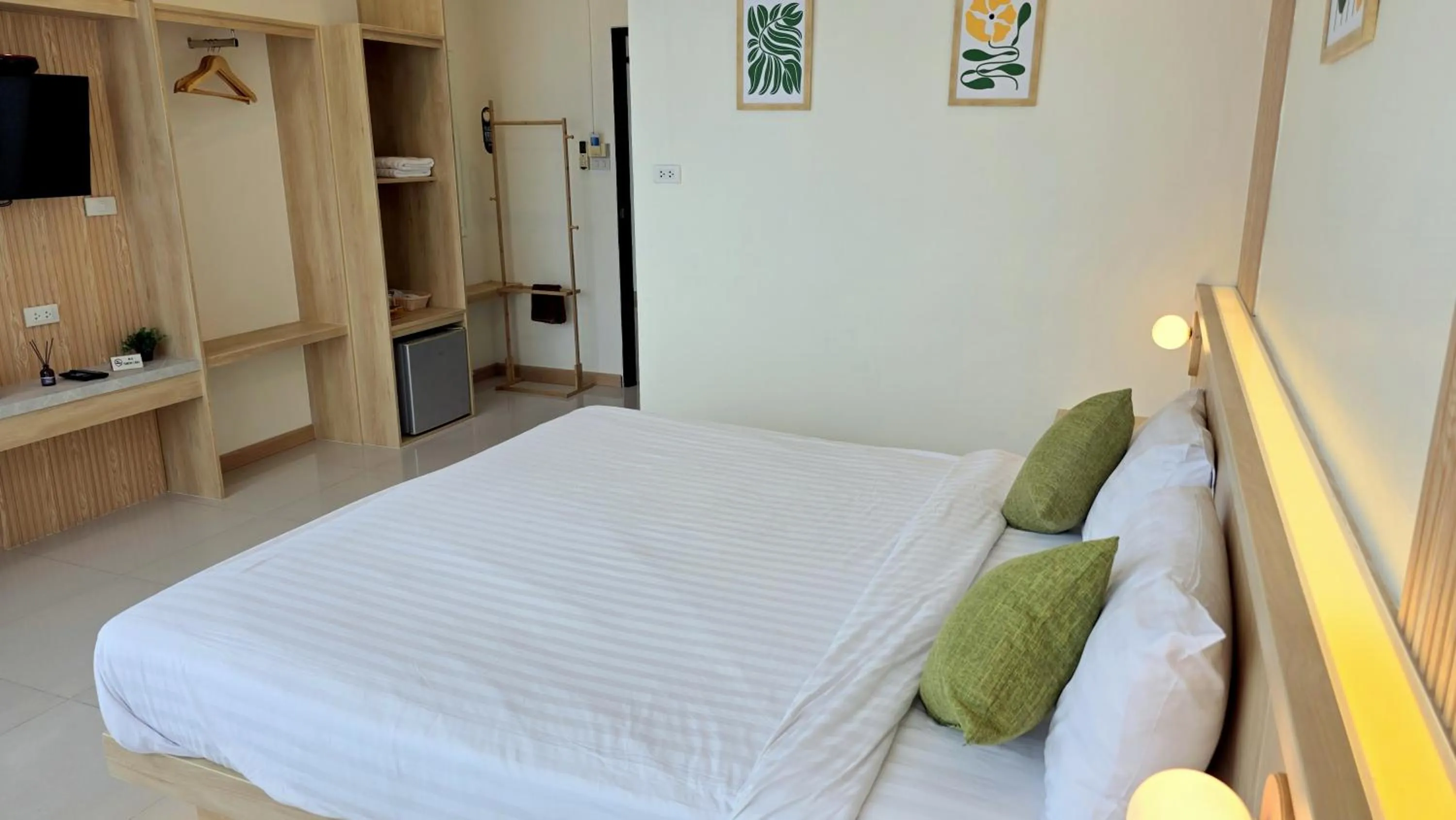 Bed in Samed Port View