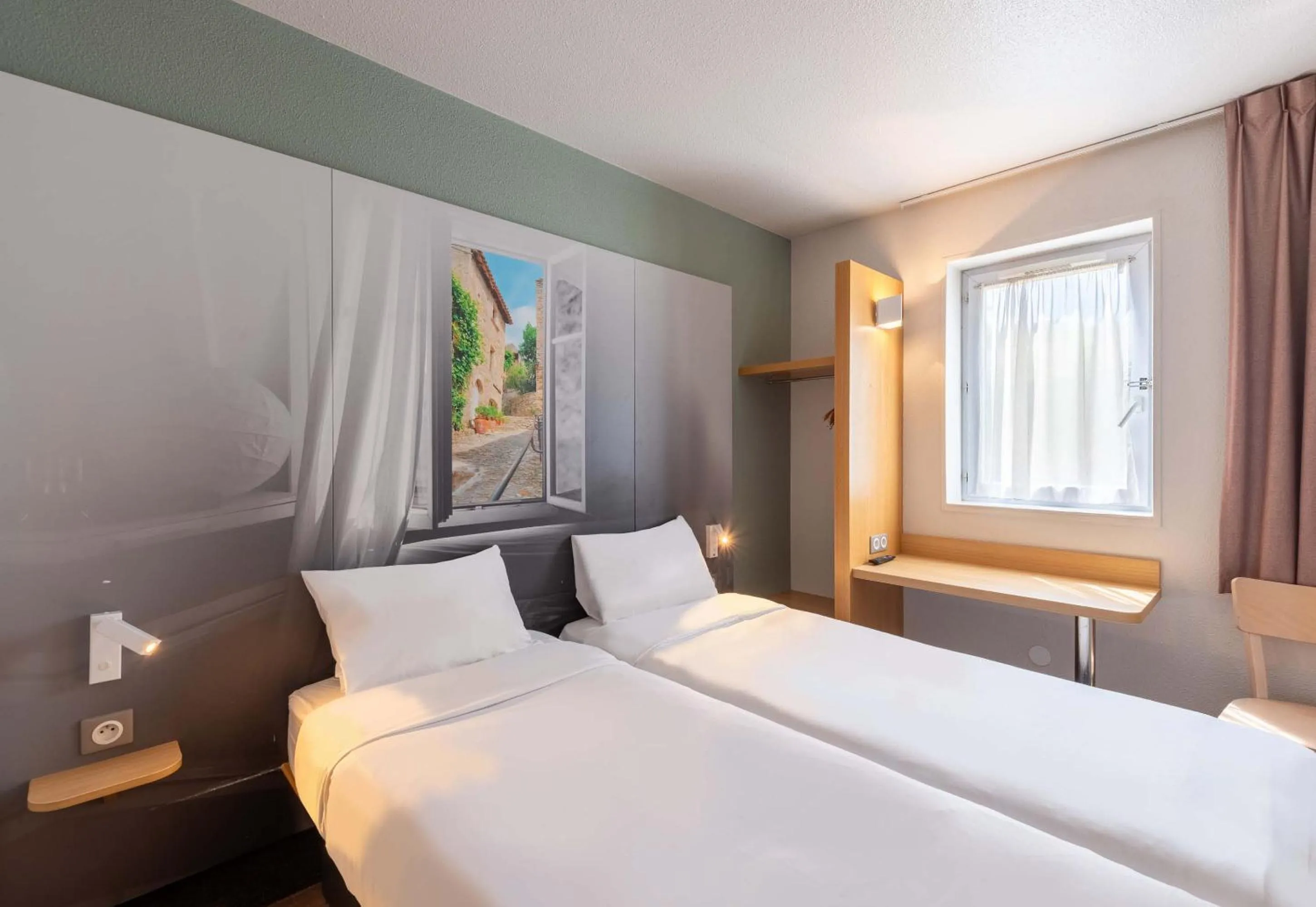 Bedroom, Bed in B&B HOTEL Montélimar Nord