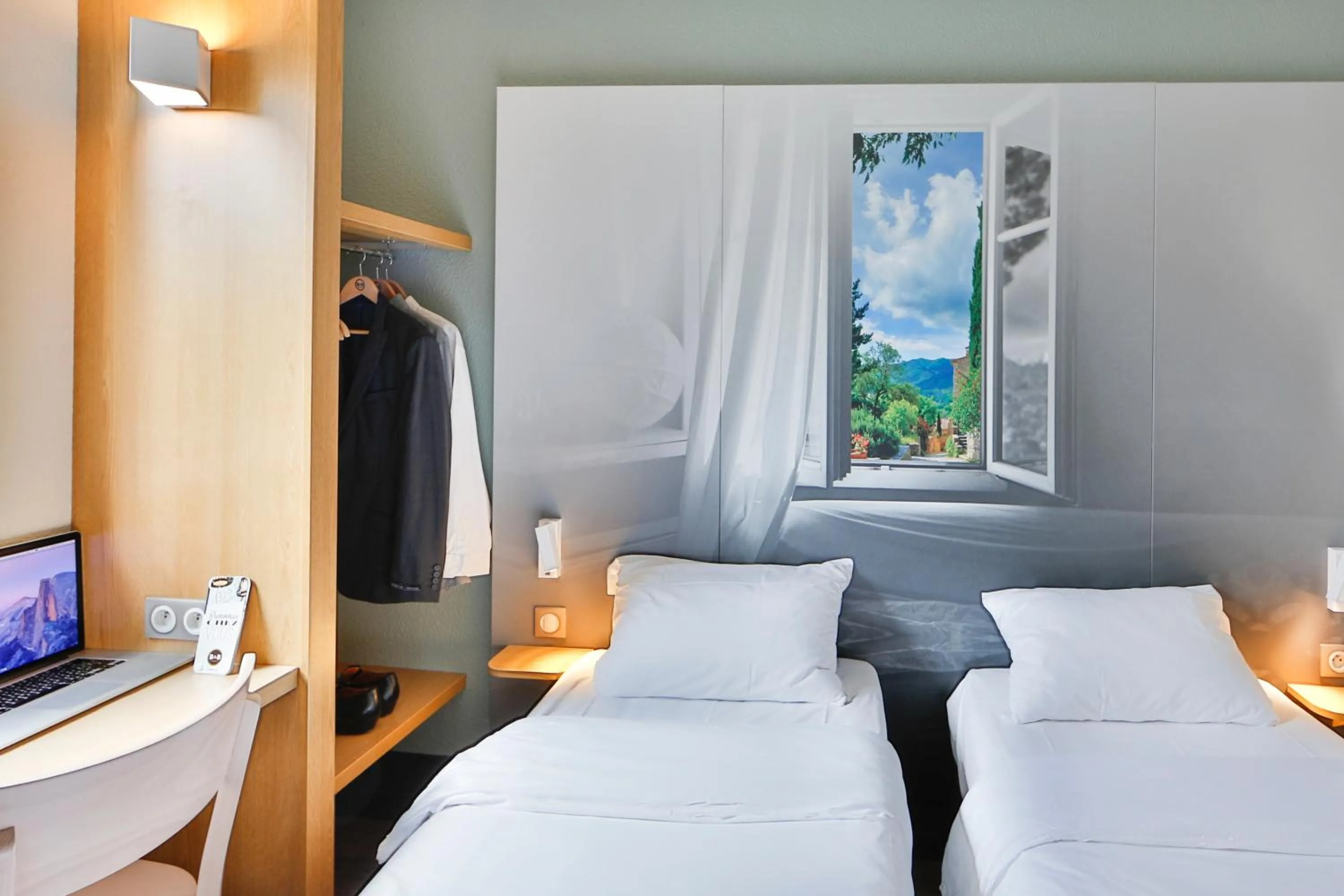 Bedroom, Bed in B&B HOTEL Montélimar Nord