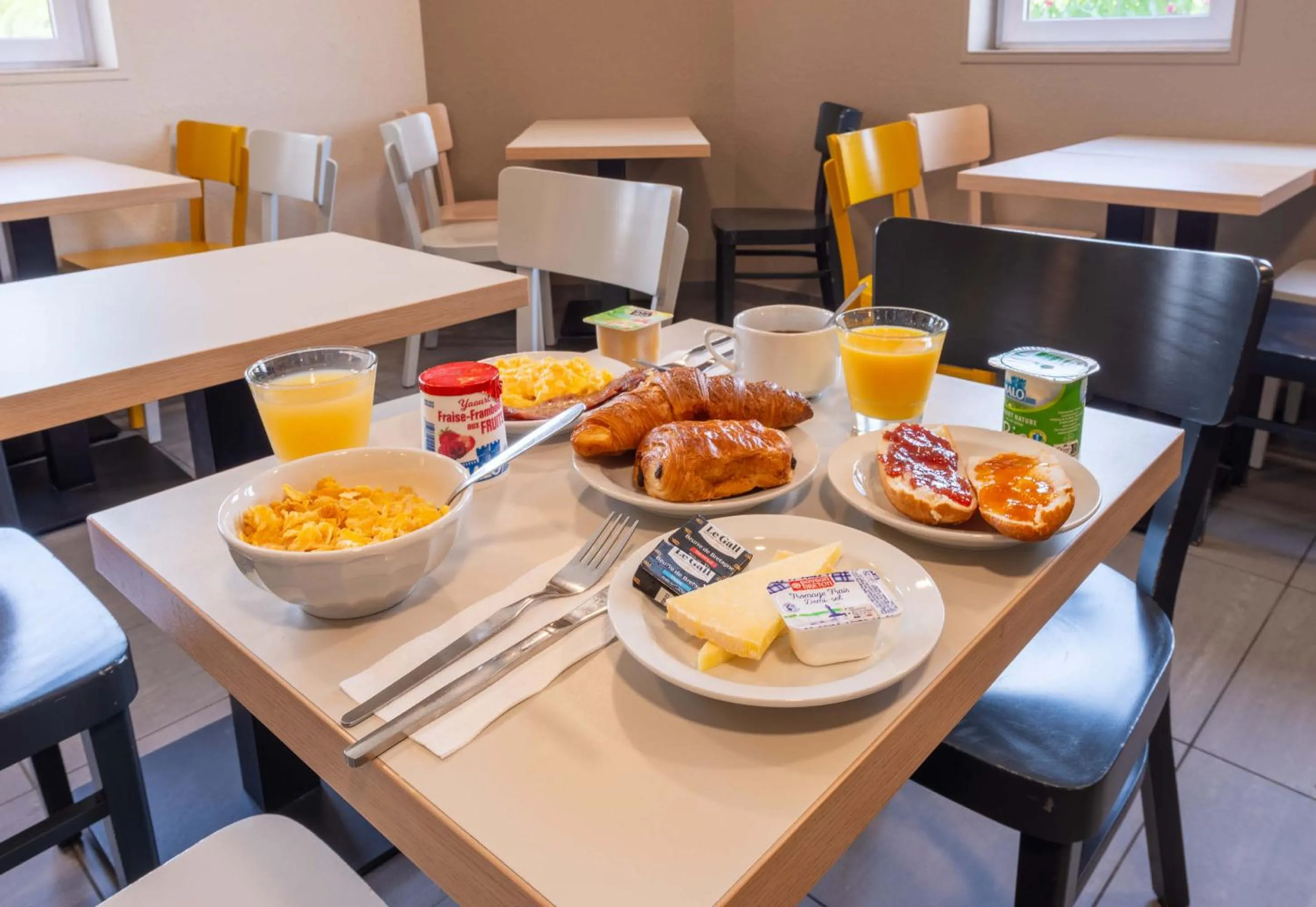 Breakfast in B&B HOTEL Montélimar Nord