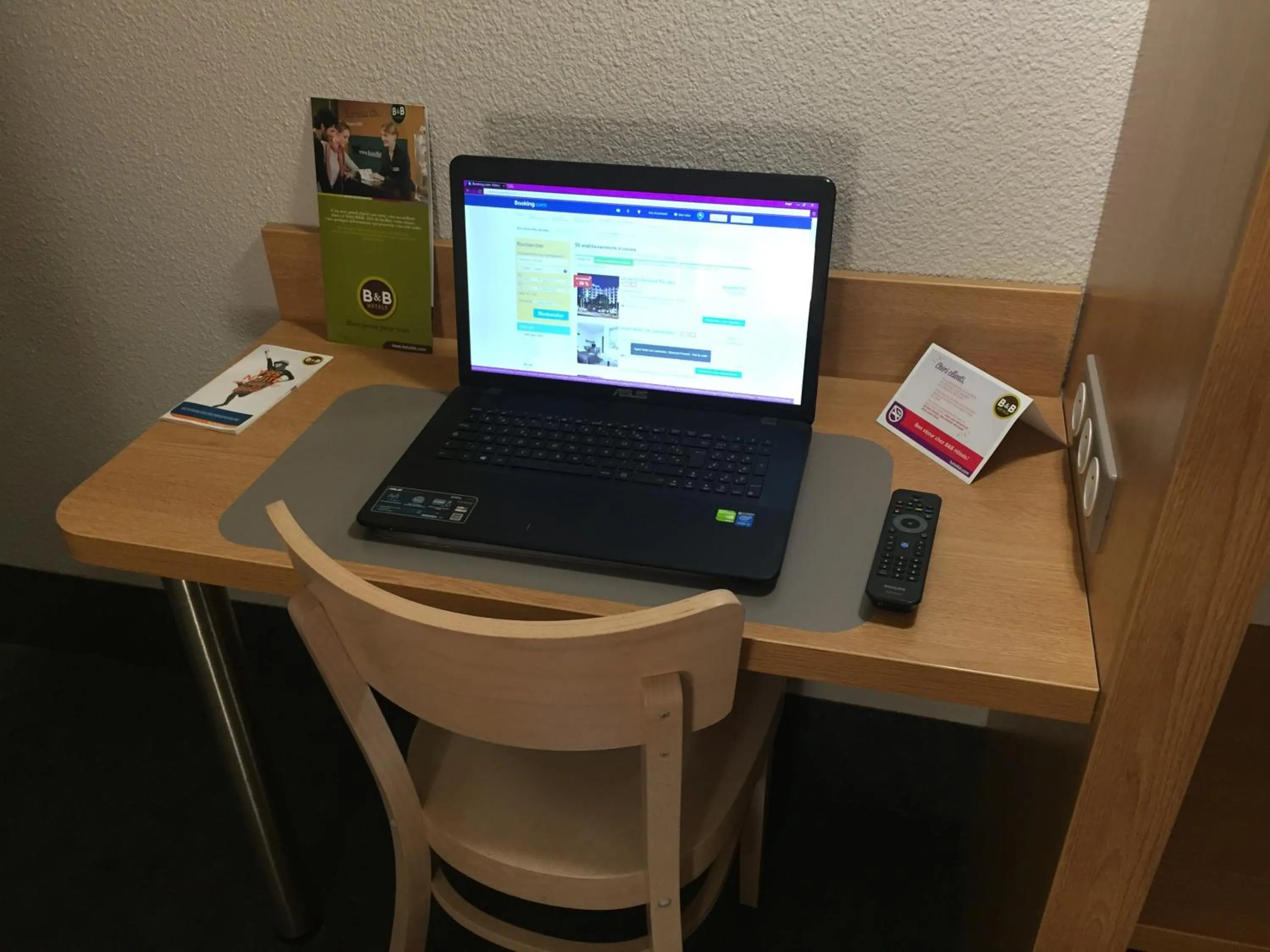 TV and multimedia in B&B HOTEL Montélimar Nord