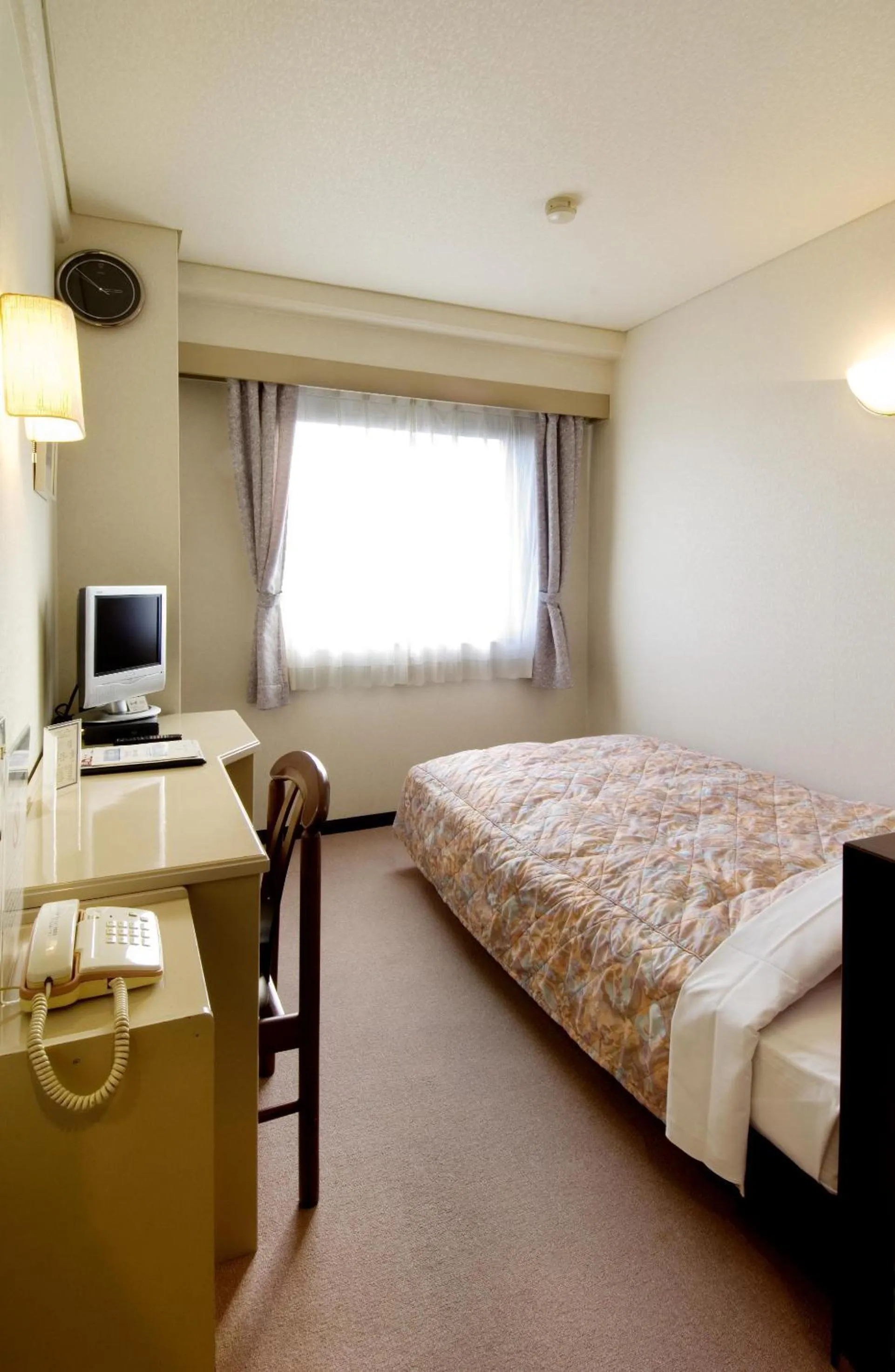 Photo of the whole room, Bed in Hotel Sunshine Tokushima