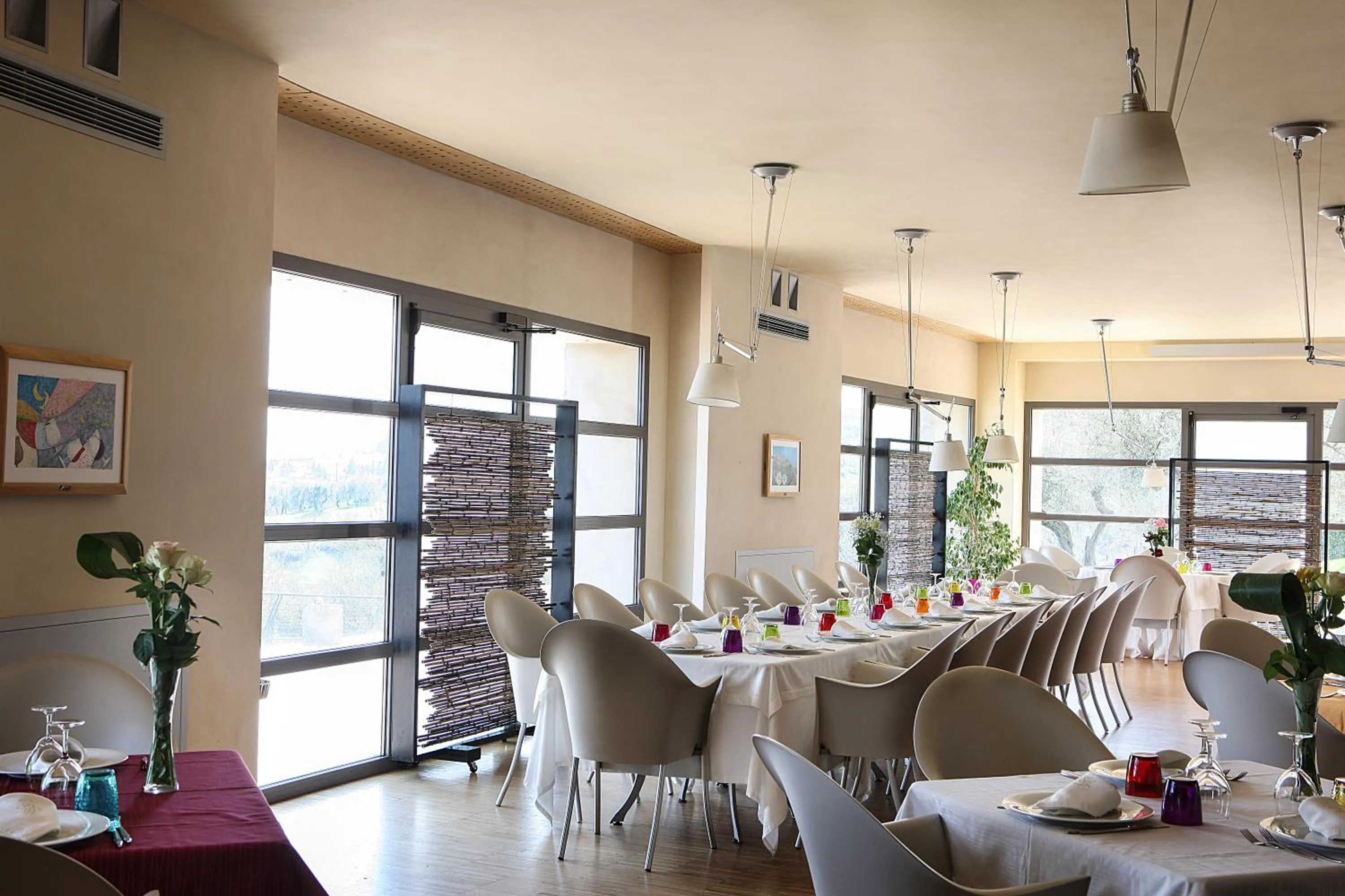 Restaurant/places to eat in Grand Hotel Garden