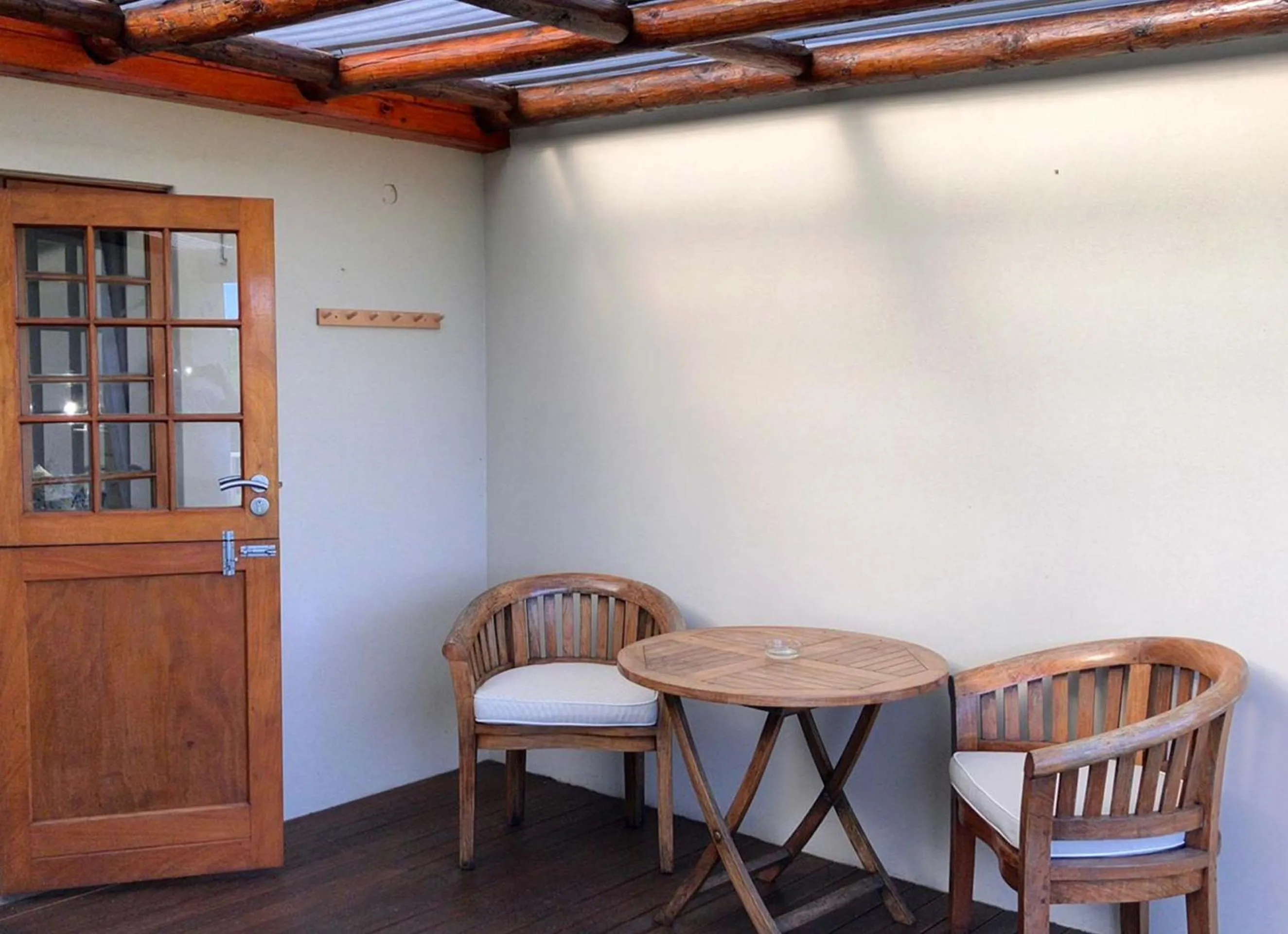 Facade/entrance in Oyster Bay Lodge