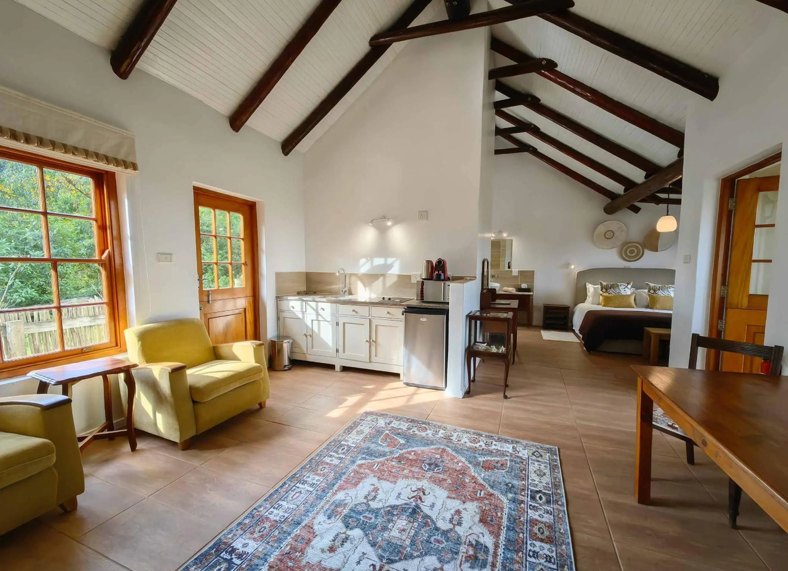 Lounge or bar in Oyster Bay Lodge