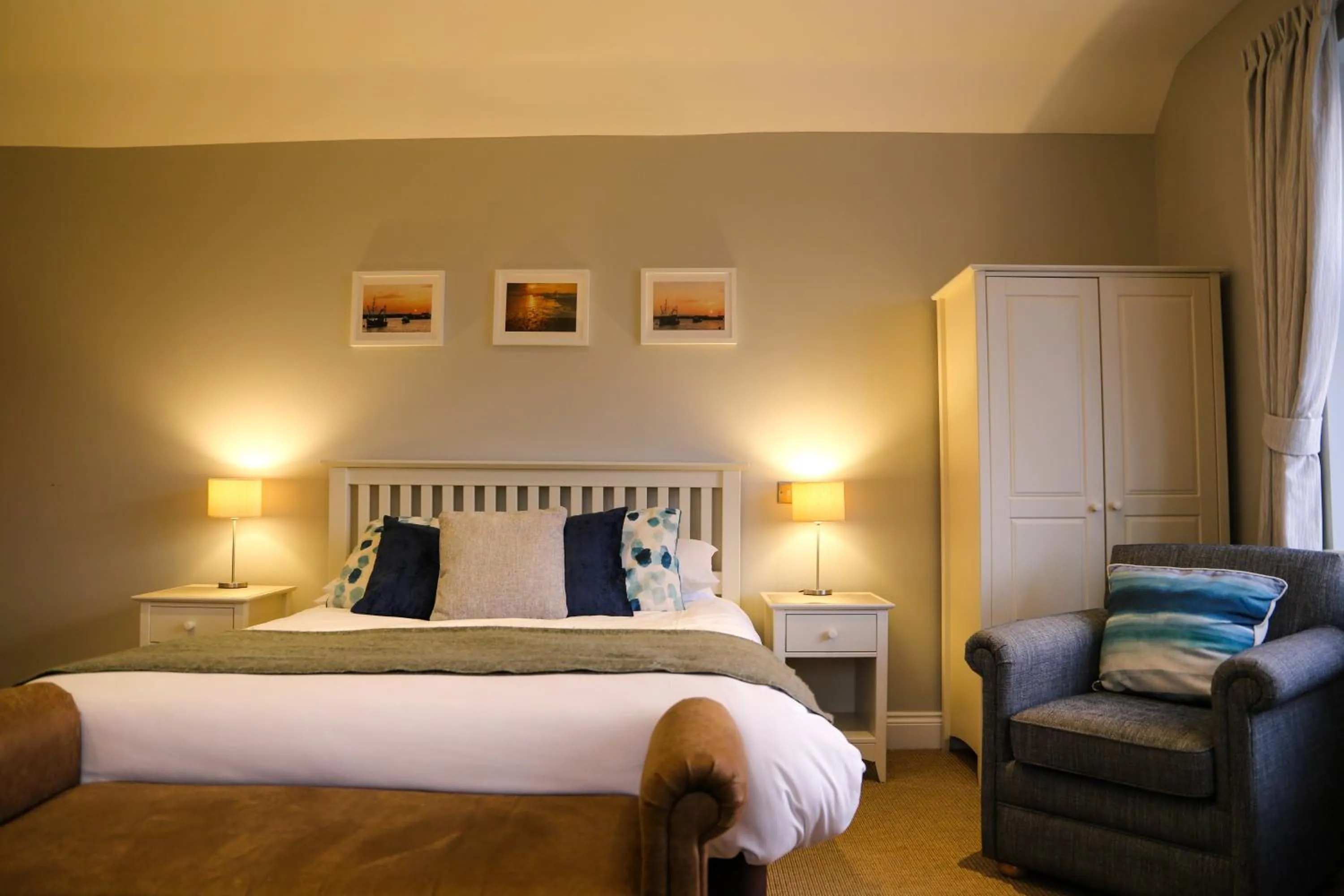 Bed in The Victory at Mersea