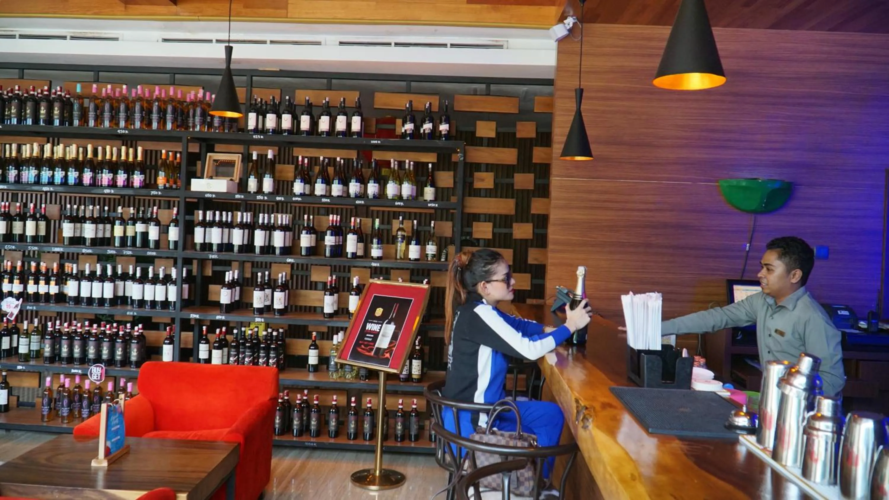 Lounge or bar in Sotis Hotel Kupang