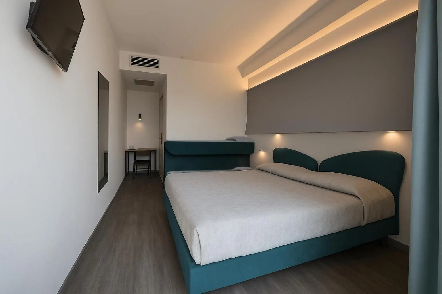 Bedroom, Bed in Hotel Ali d'Oro