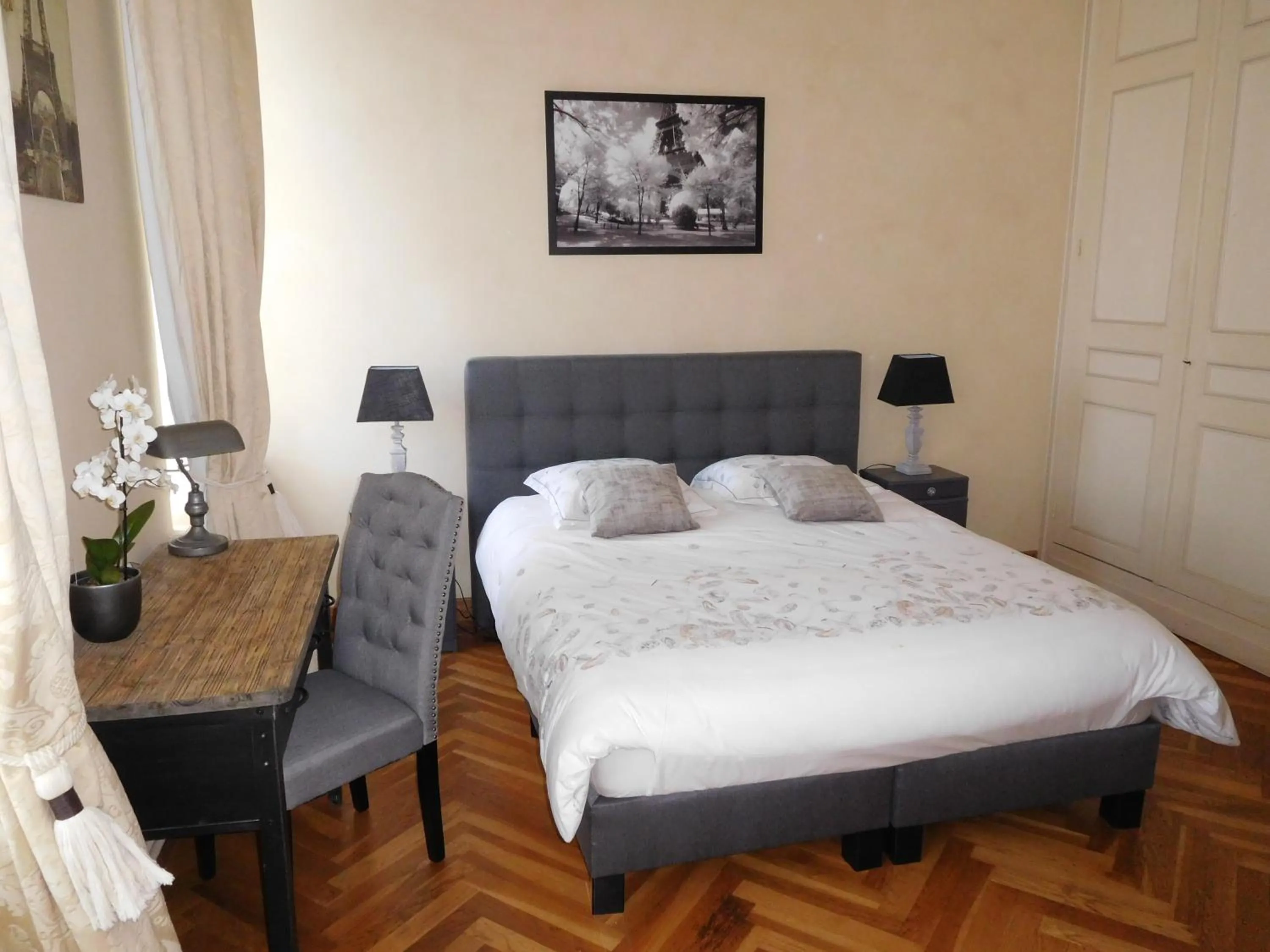Bed in Chambres d'hôtes Château de Courcelette