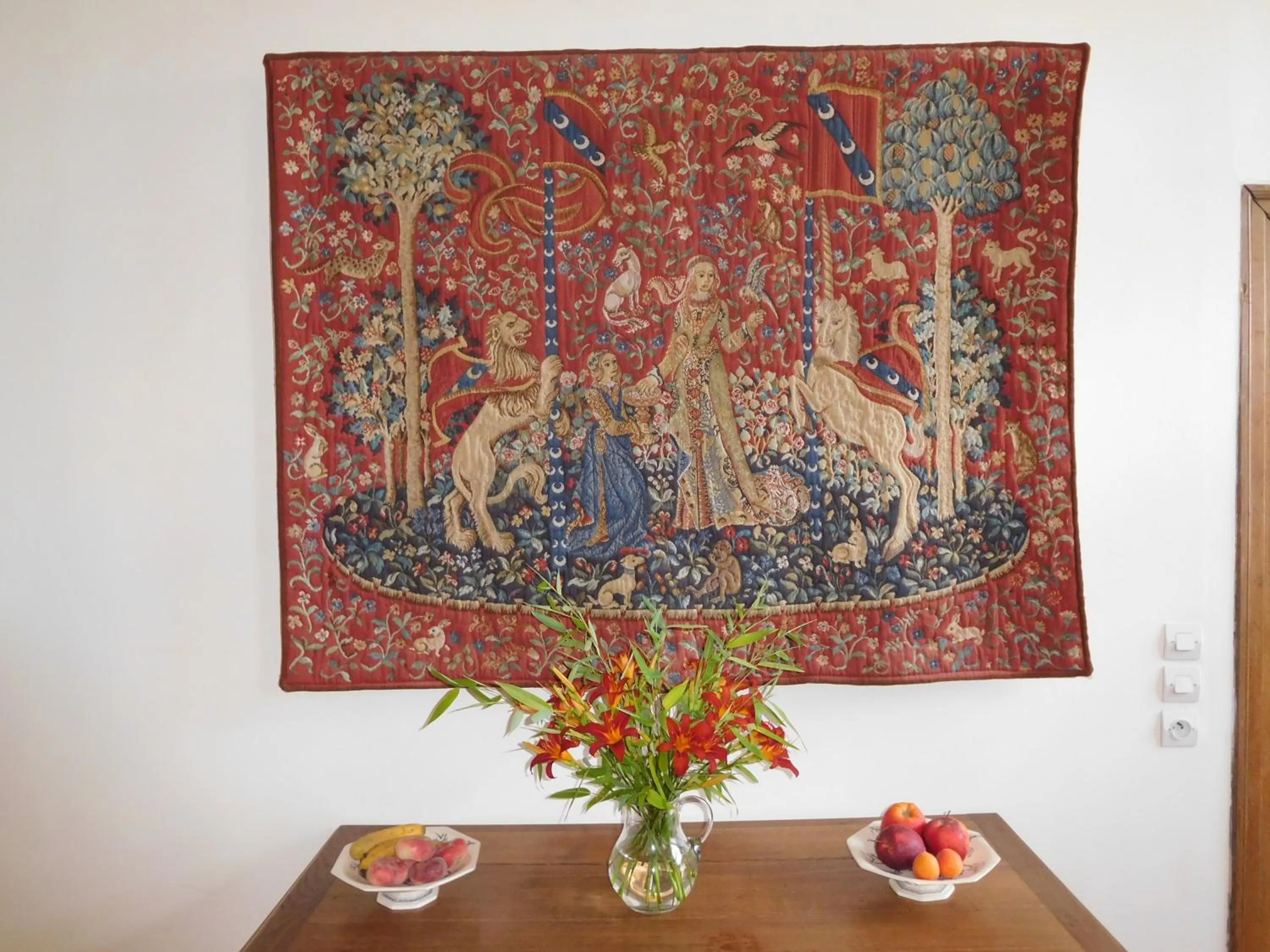 Decorative detail in Chambres d'hôtes Château de Courcelette