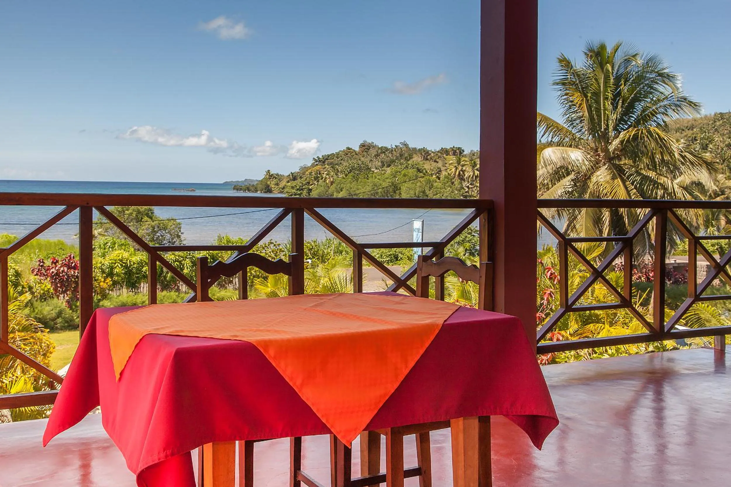 Restaurant/places to eat in Hotel Nautile