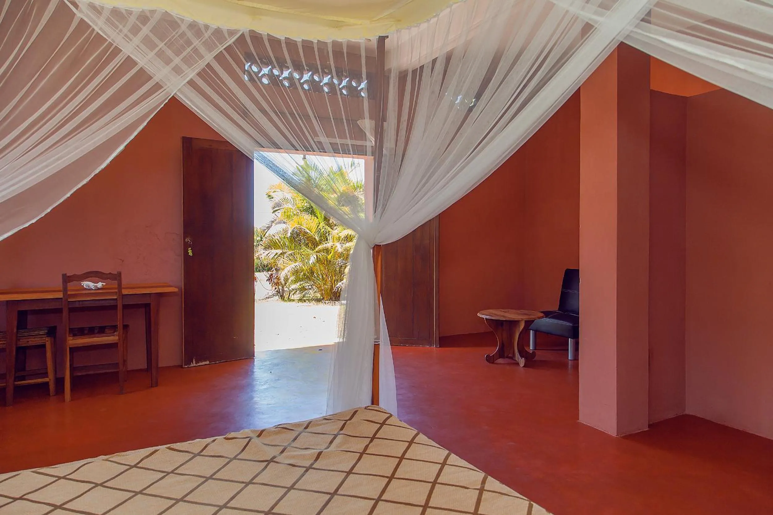 Photo of the whole room in Hotel Nautile