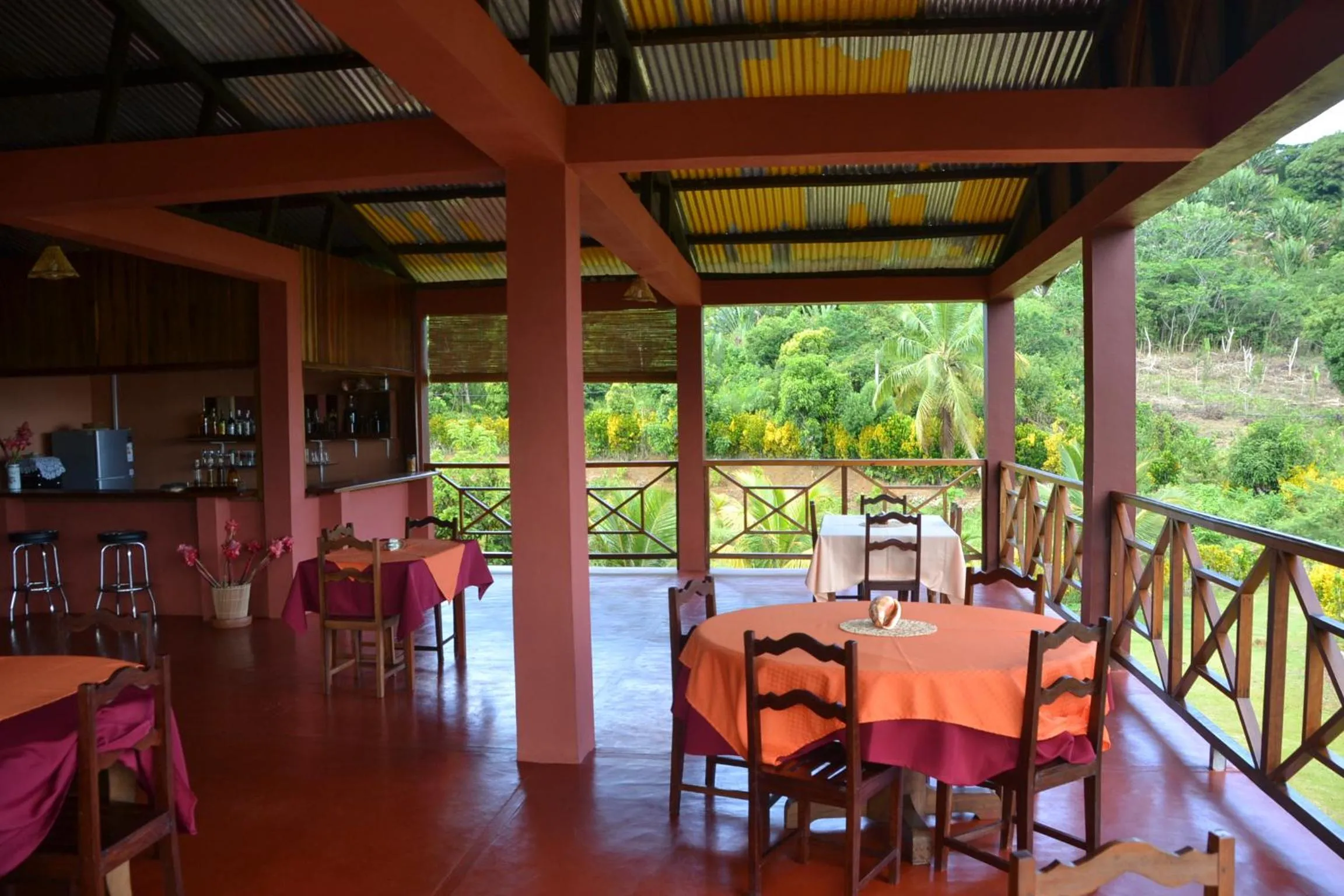 Restaurant/places to eat in Hotel Nautile