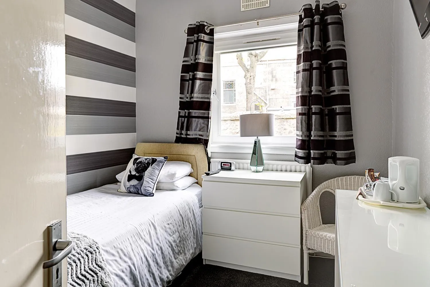 Bedroom, Bed in Kildonan Guest House