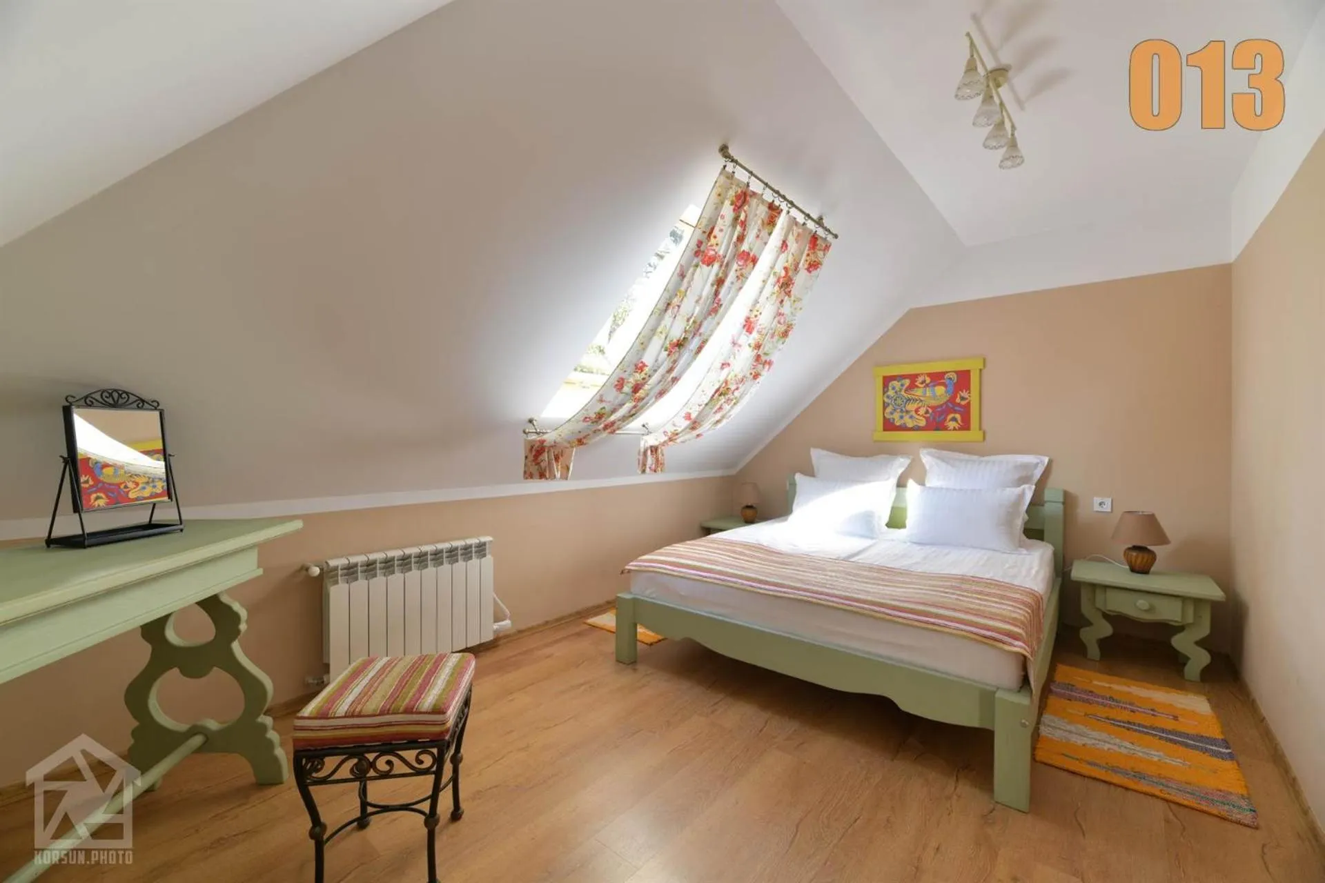 Bedroom, Bed in Kryve Ozero