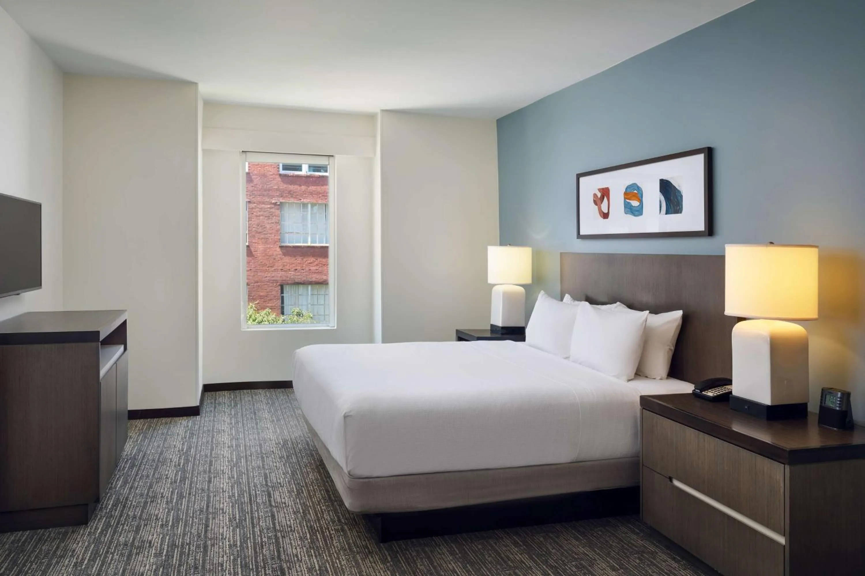 Photo of the whole room, Bed in Hyatt House Atlanta Downtown