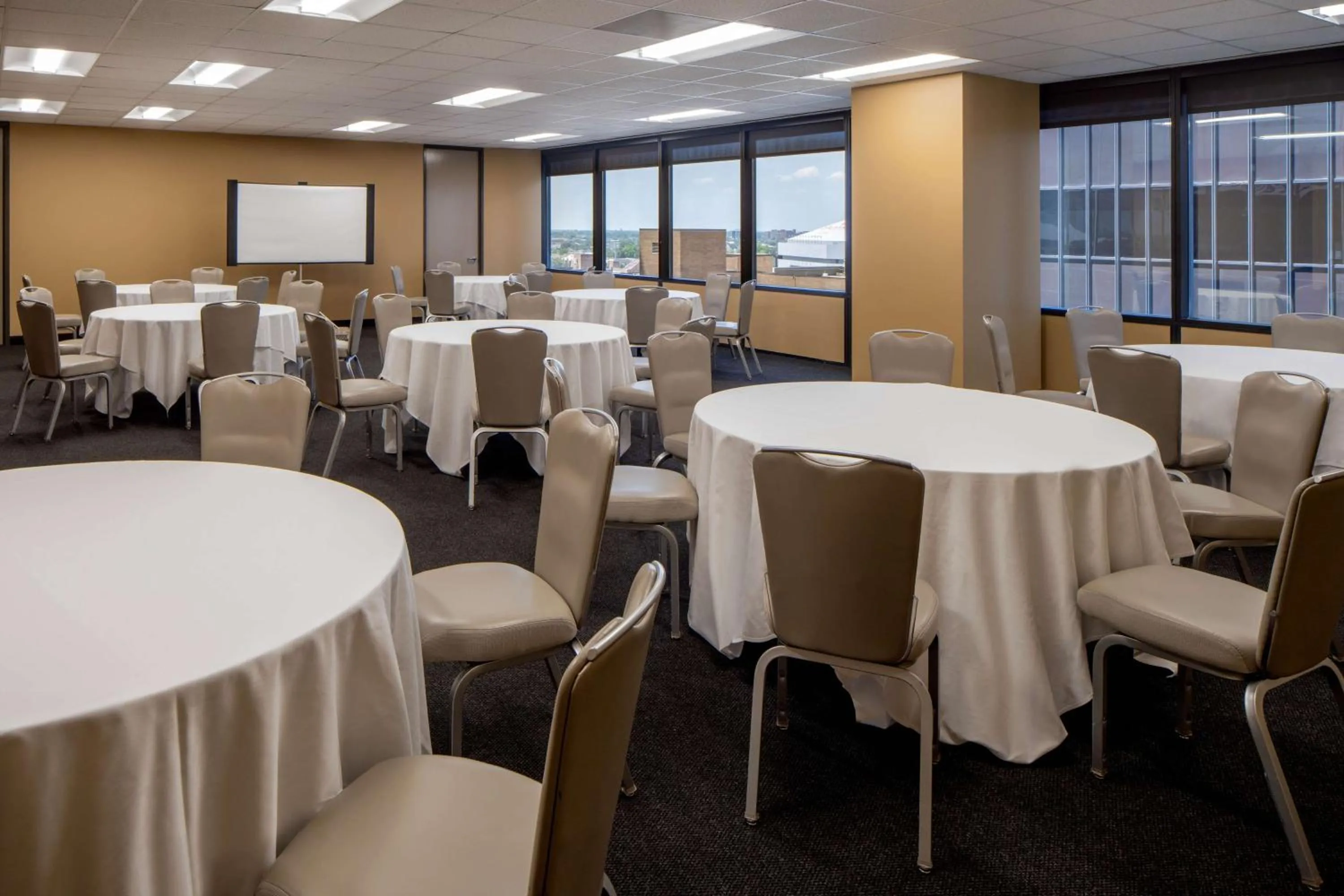 Meeting/conference room in Hyatt House New Orleans Downtown