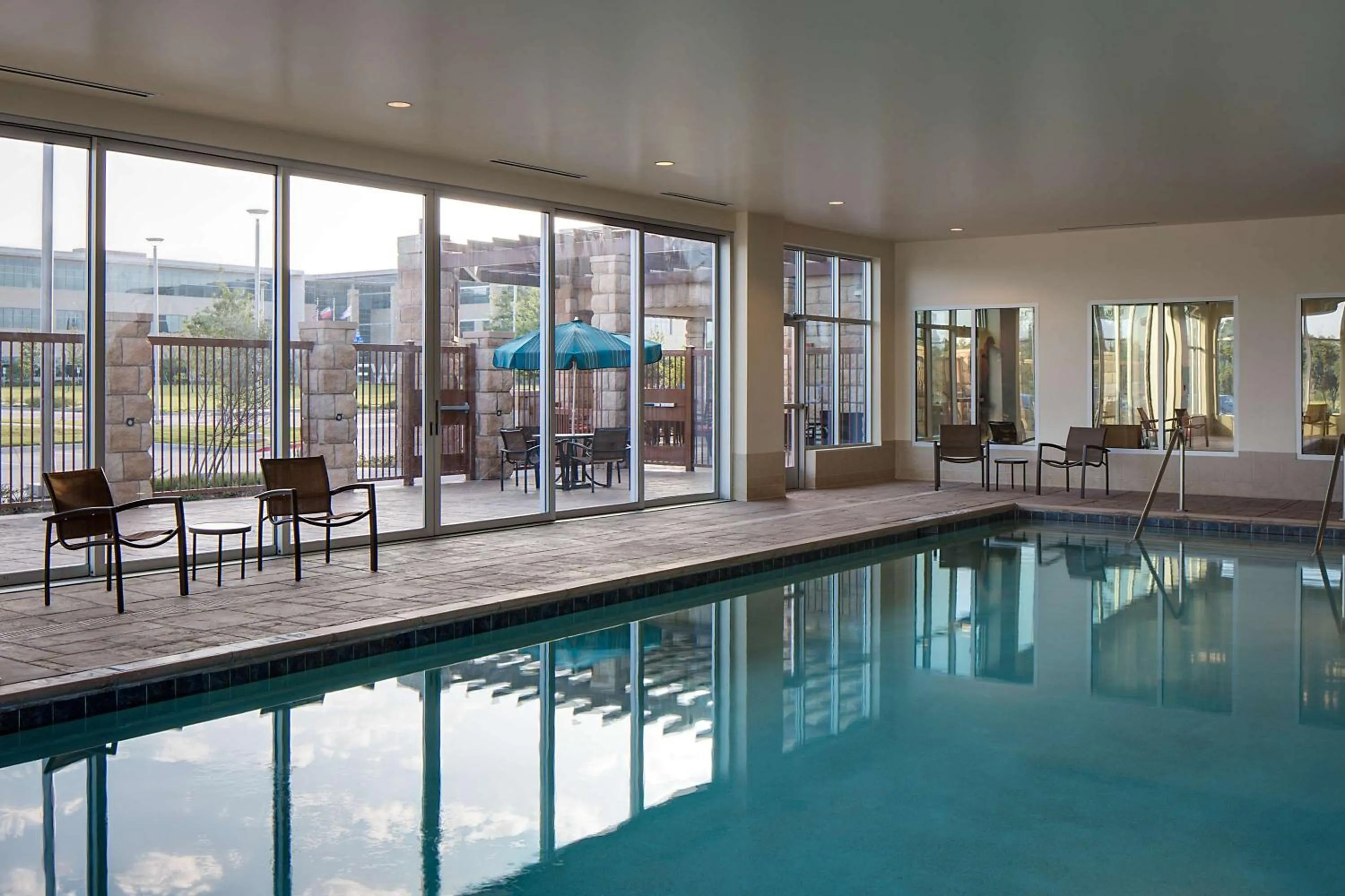 Swimming pool in Hyatt Place DFW
