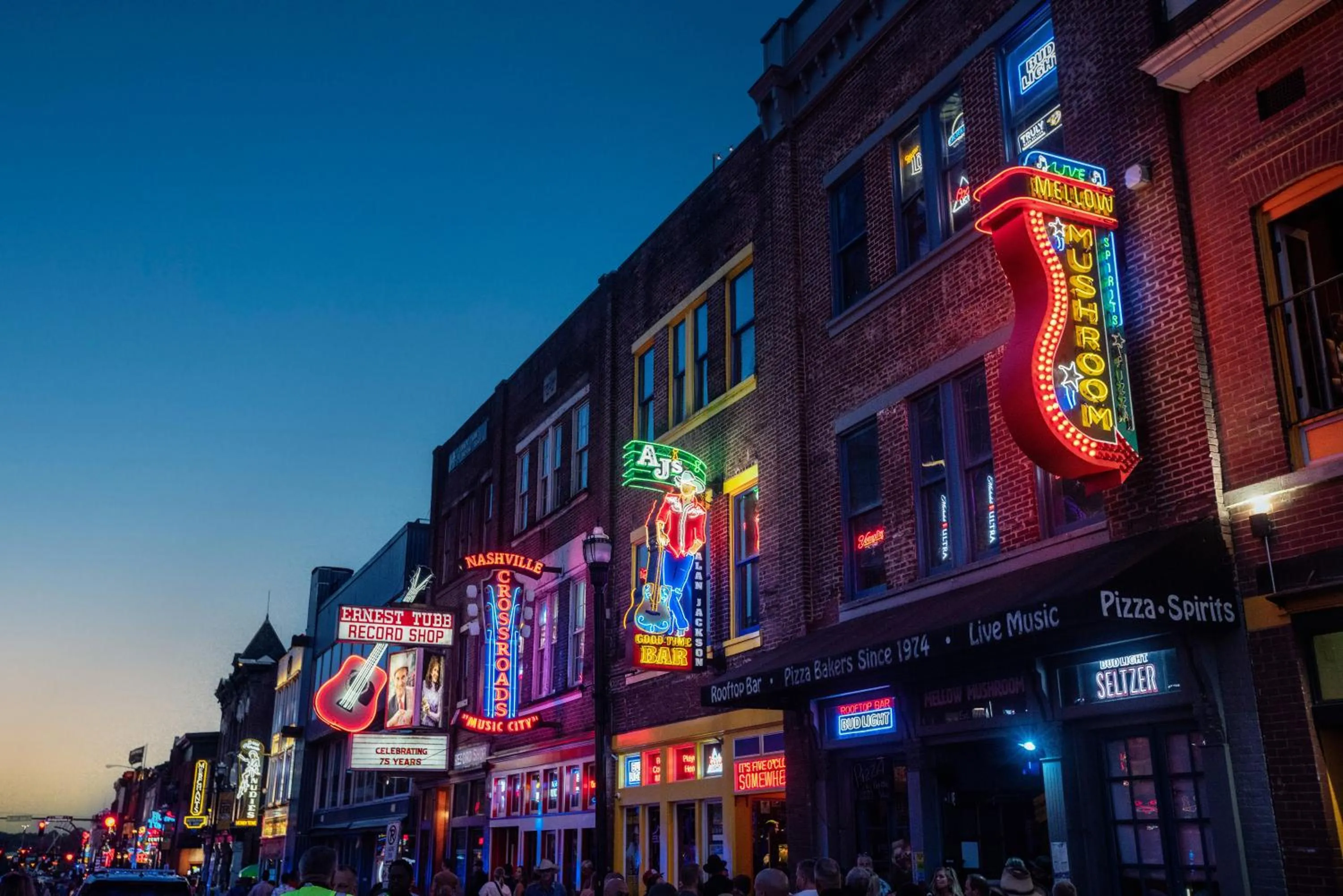 Entertainment in Hyatt Place Nashville Downtown