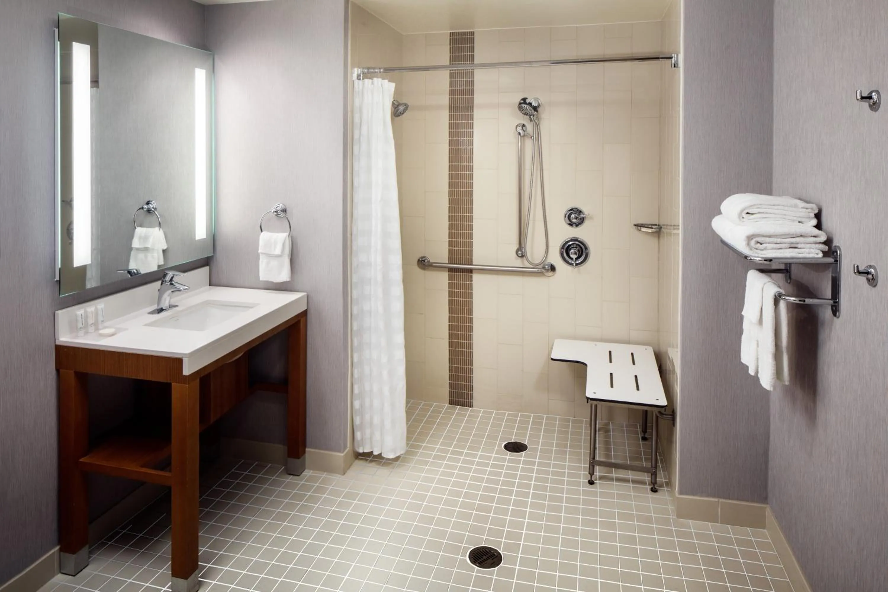 Bathroom in Hyatt Place Nashville Downtown