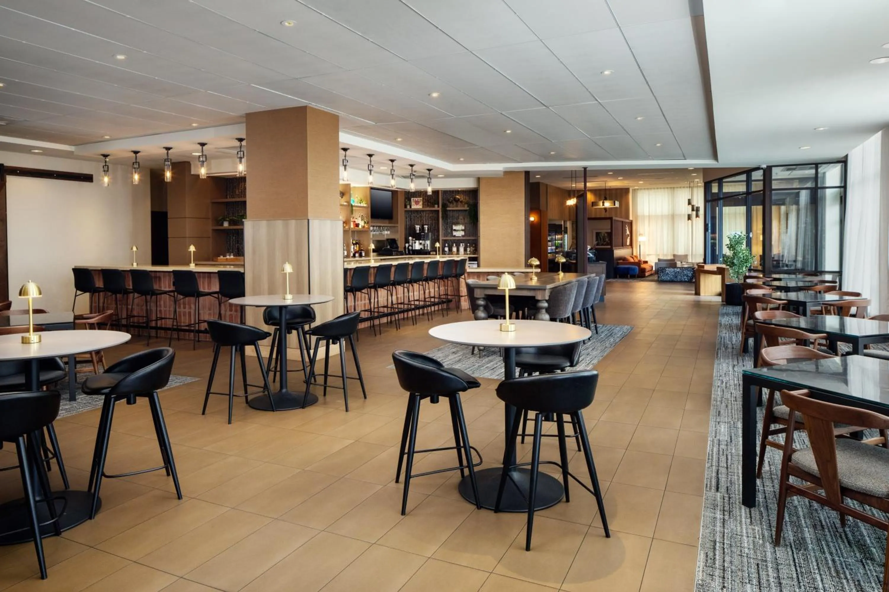 Dining area in Hyatt Place Nashville Downtown
