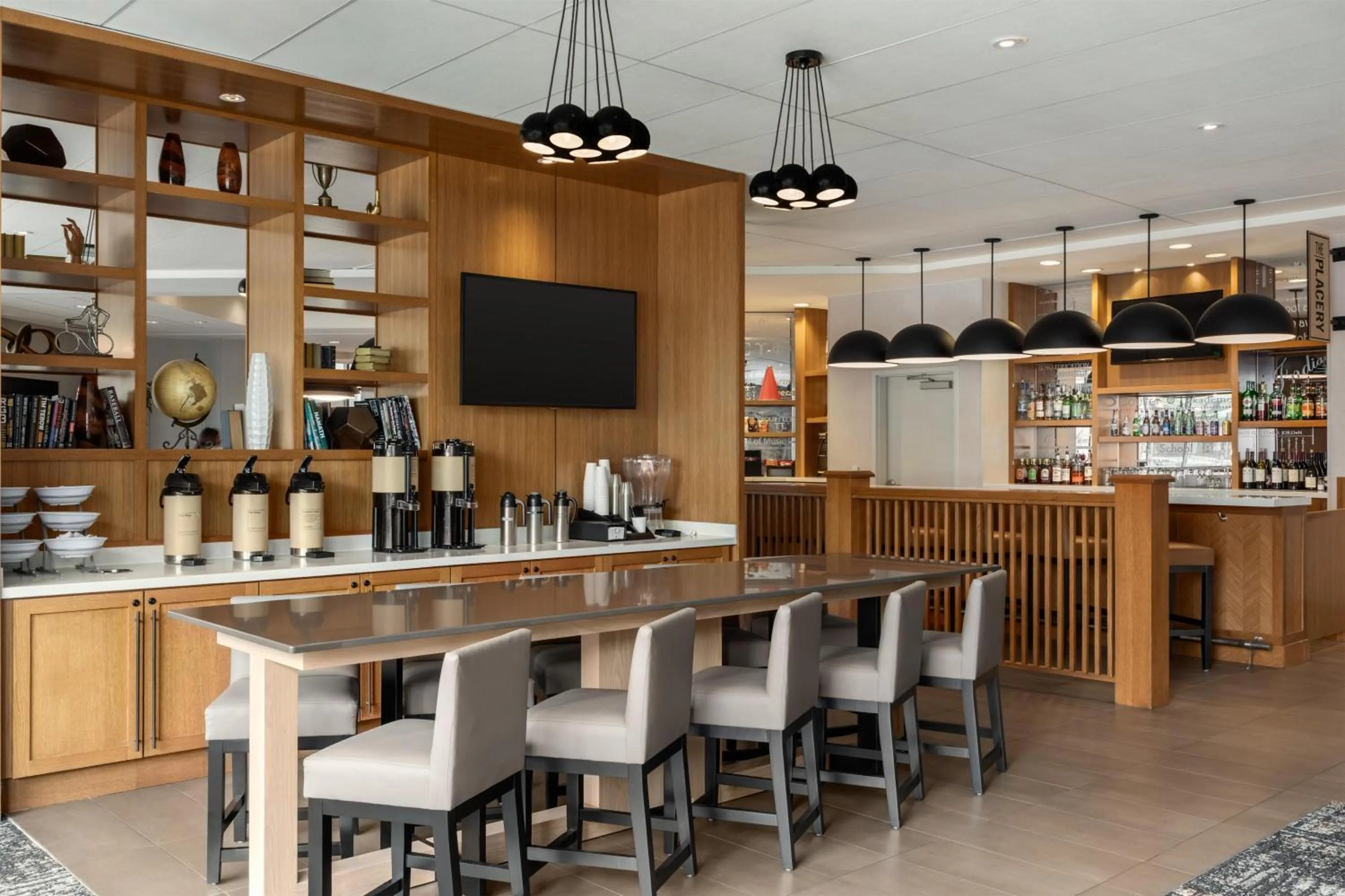 Lounge or bar in Hyatt Place Bloomington Indiana