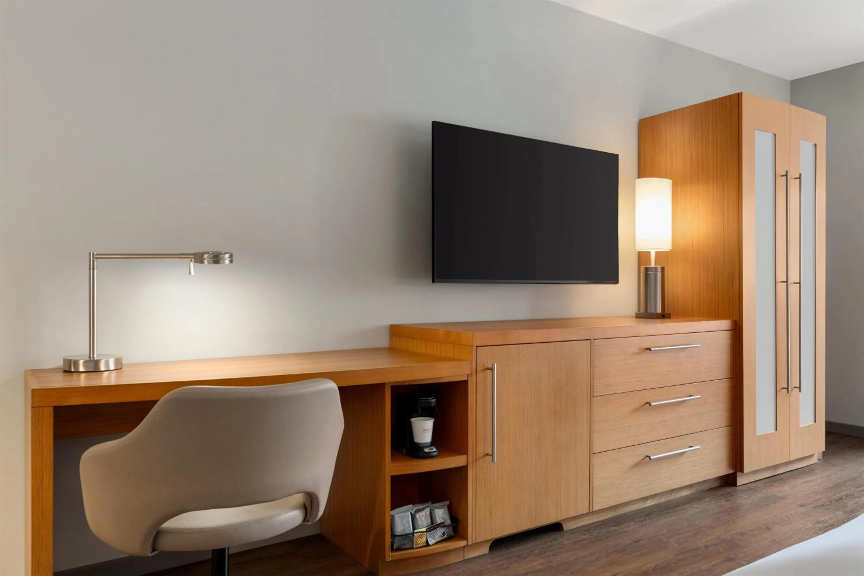 Bedroom in Hyatt Place Bloomington Indiana