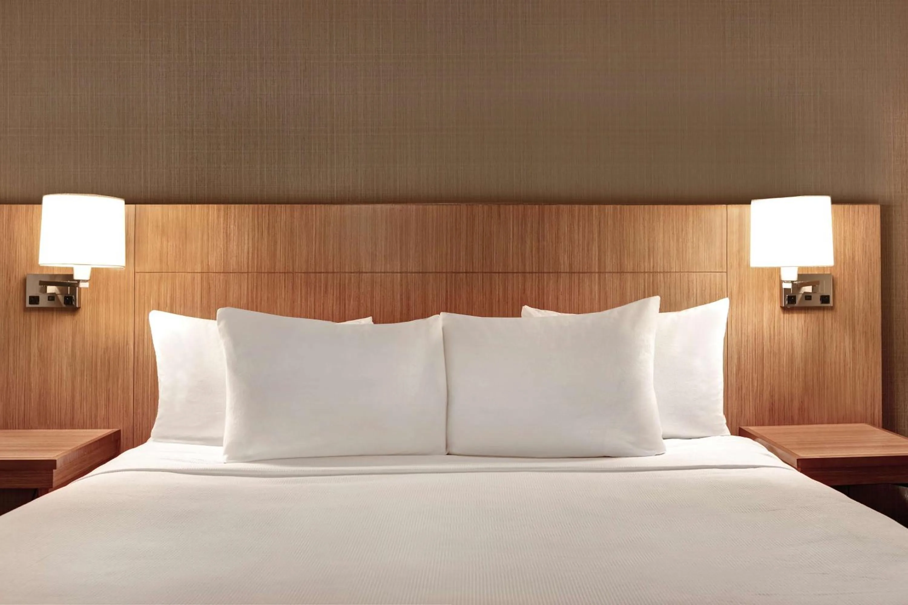 Bedroom, Bed in Hyatt Place Bloomington / Normal