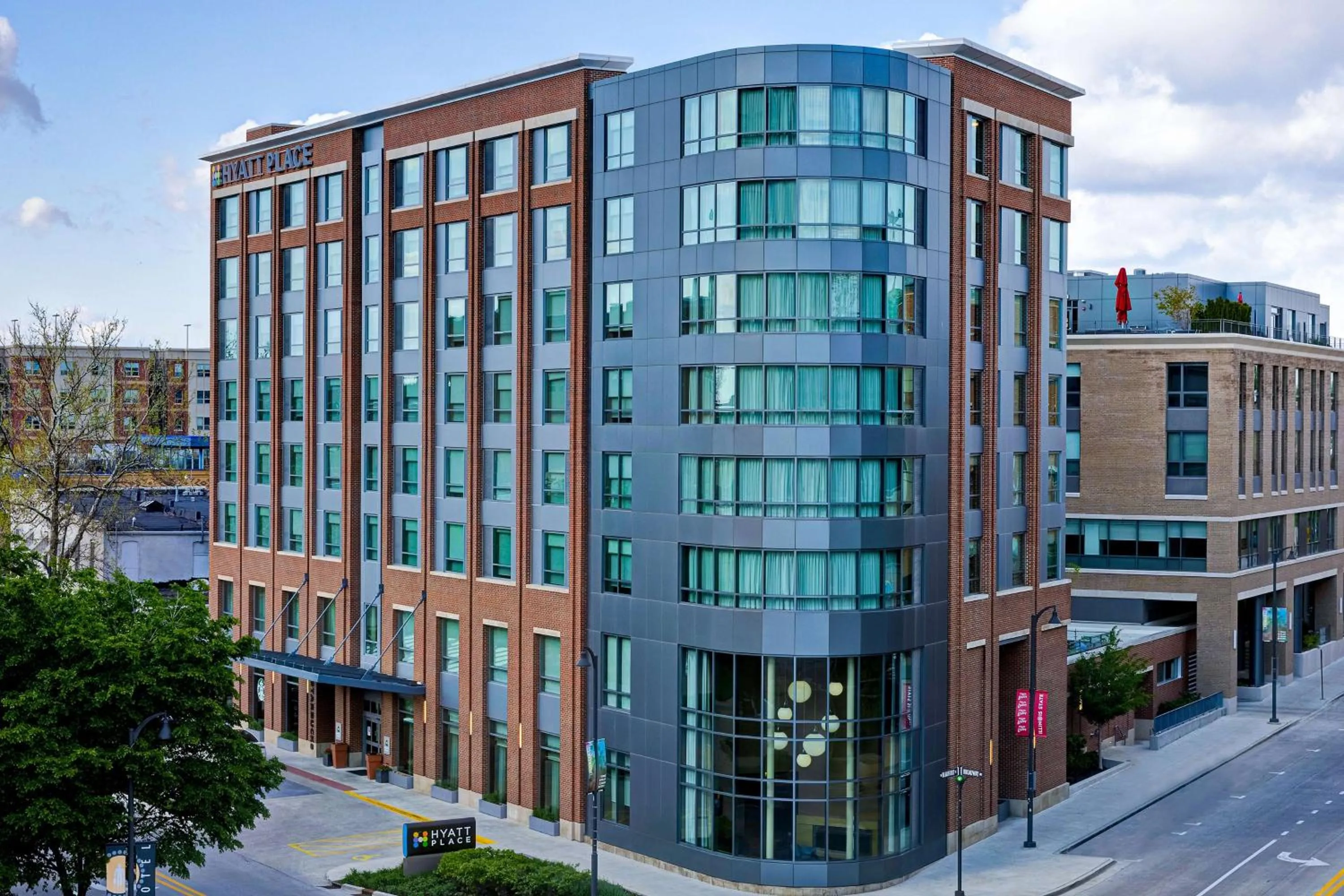 Property building in Hyatt Place Bloomington / Normal