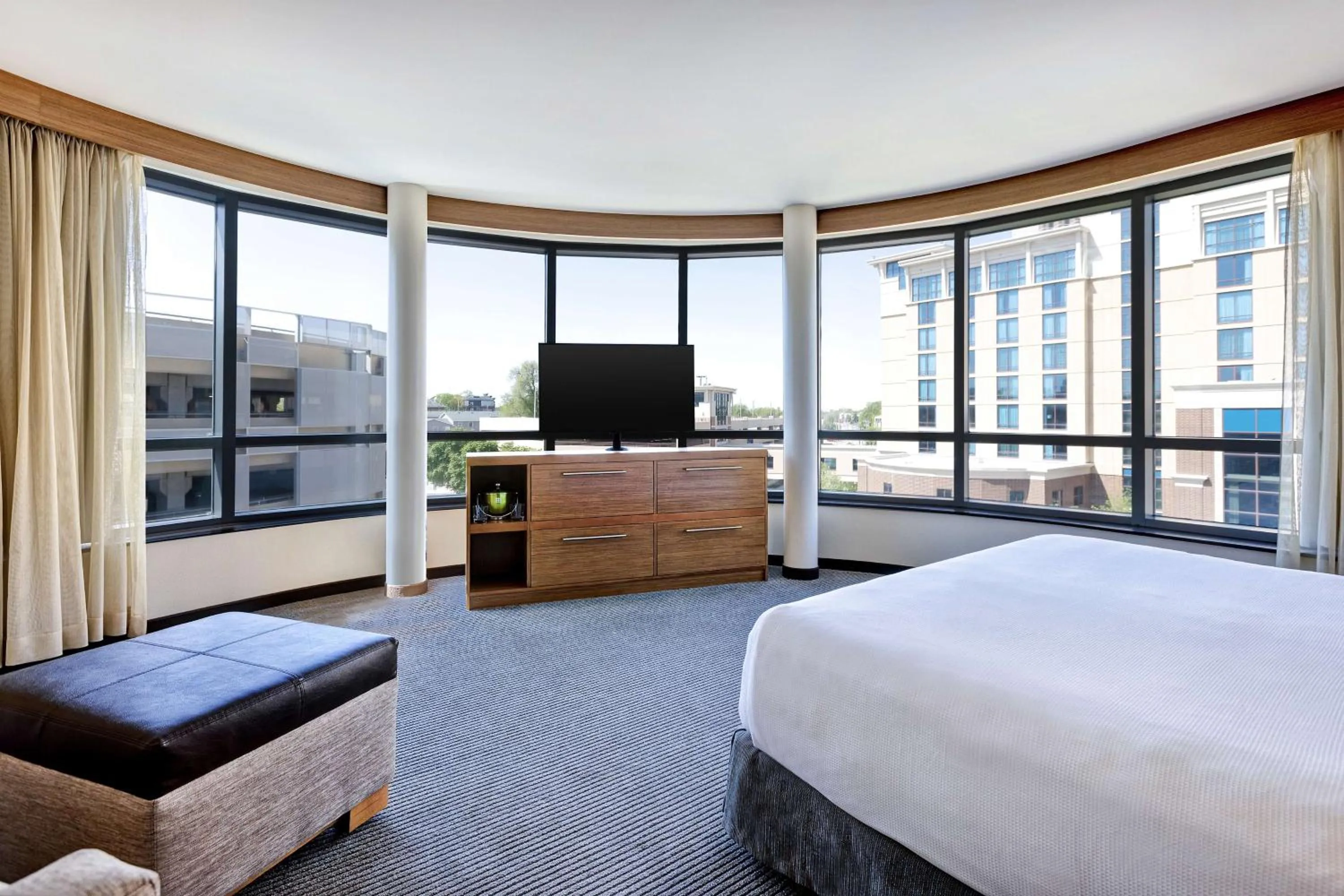 Bedroom, Bed in Hyatt Place Bloomington / Normal