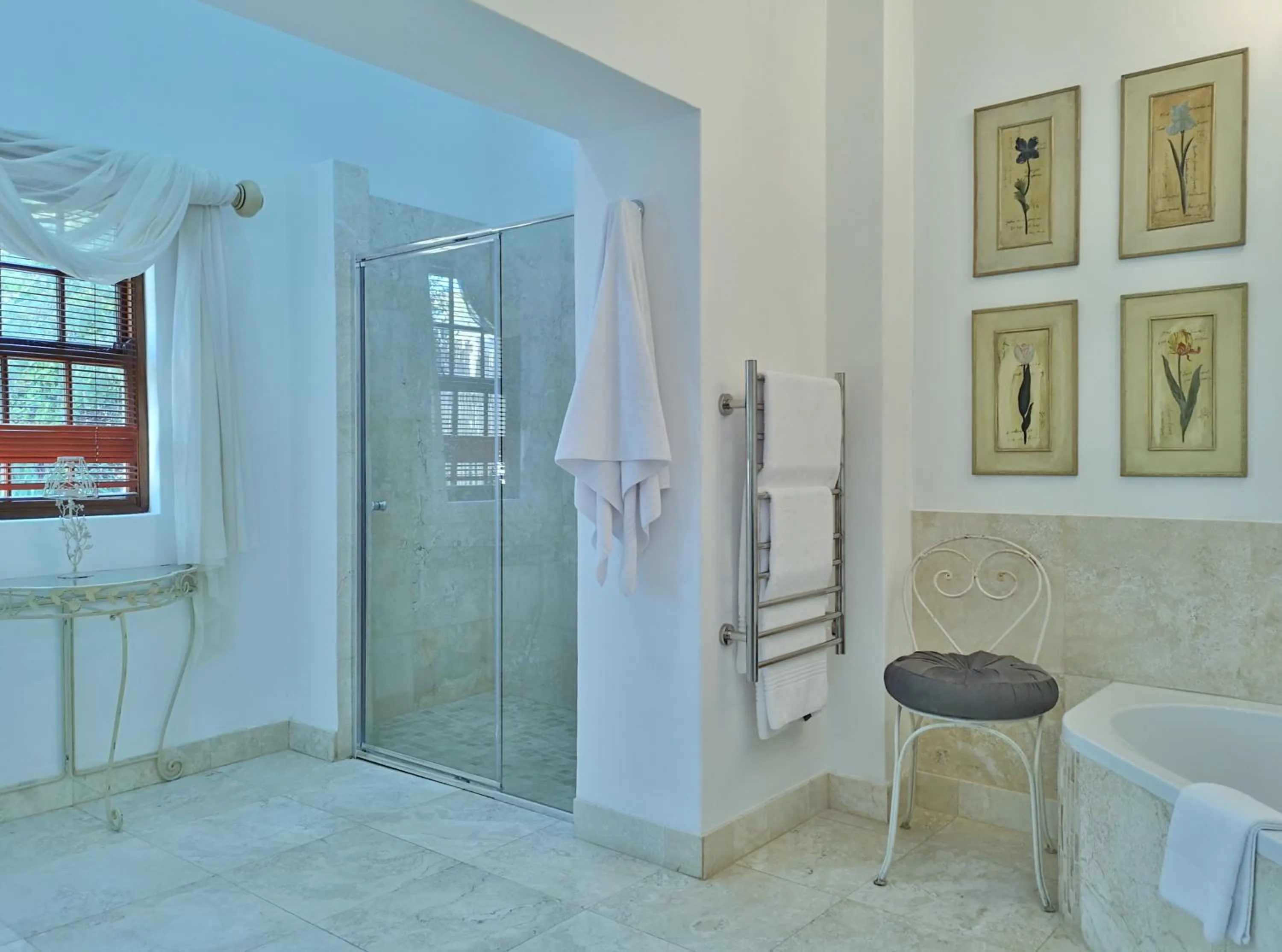 Shower in Val d'Or Estate