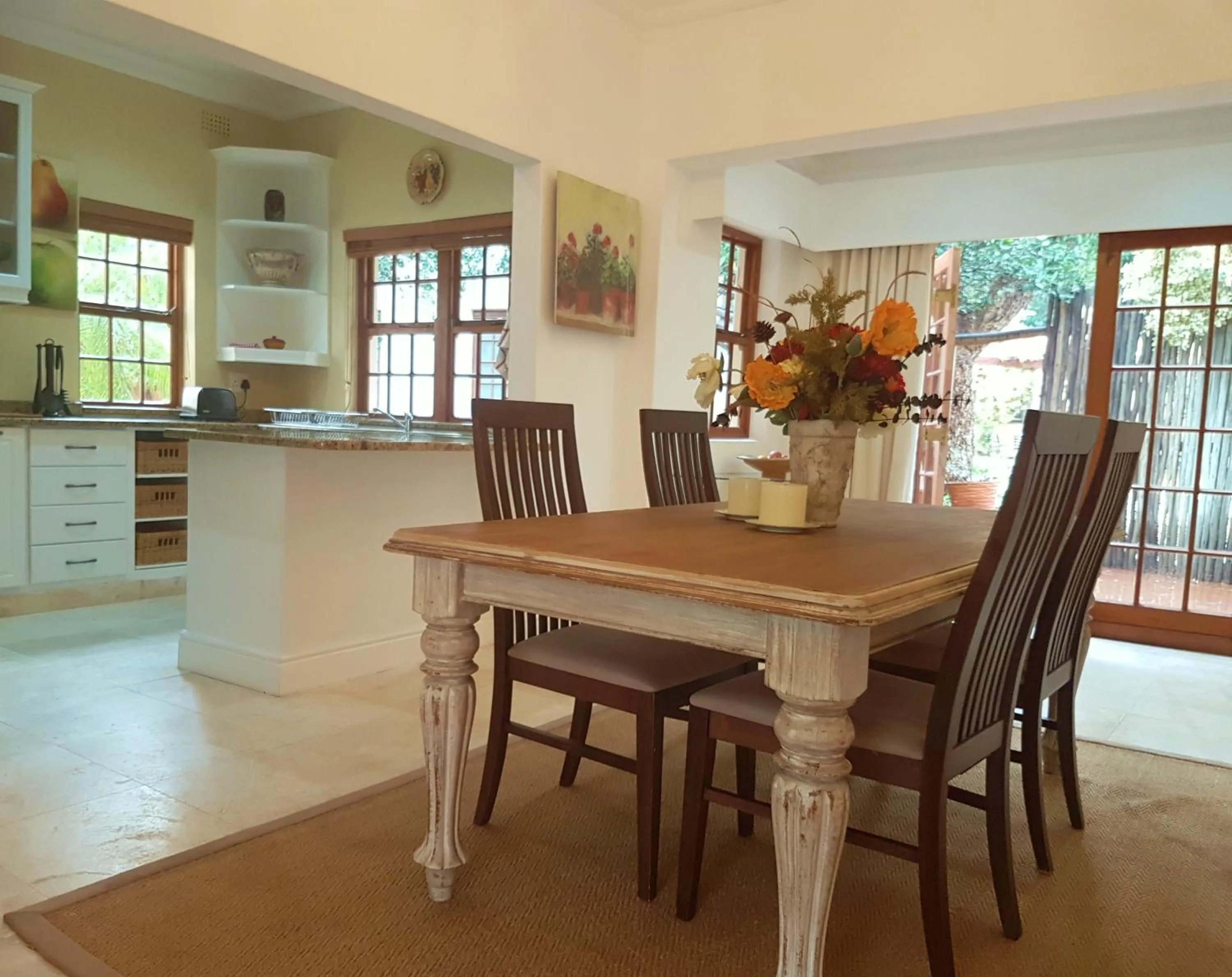 Dining area in Val d'Or Estate