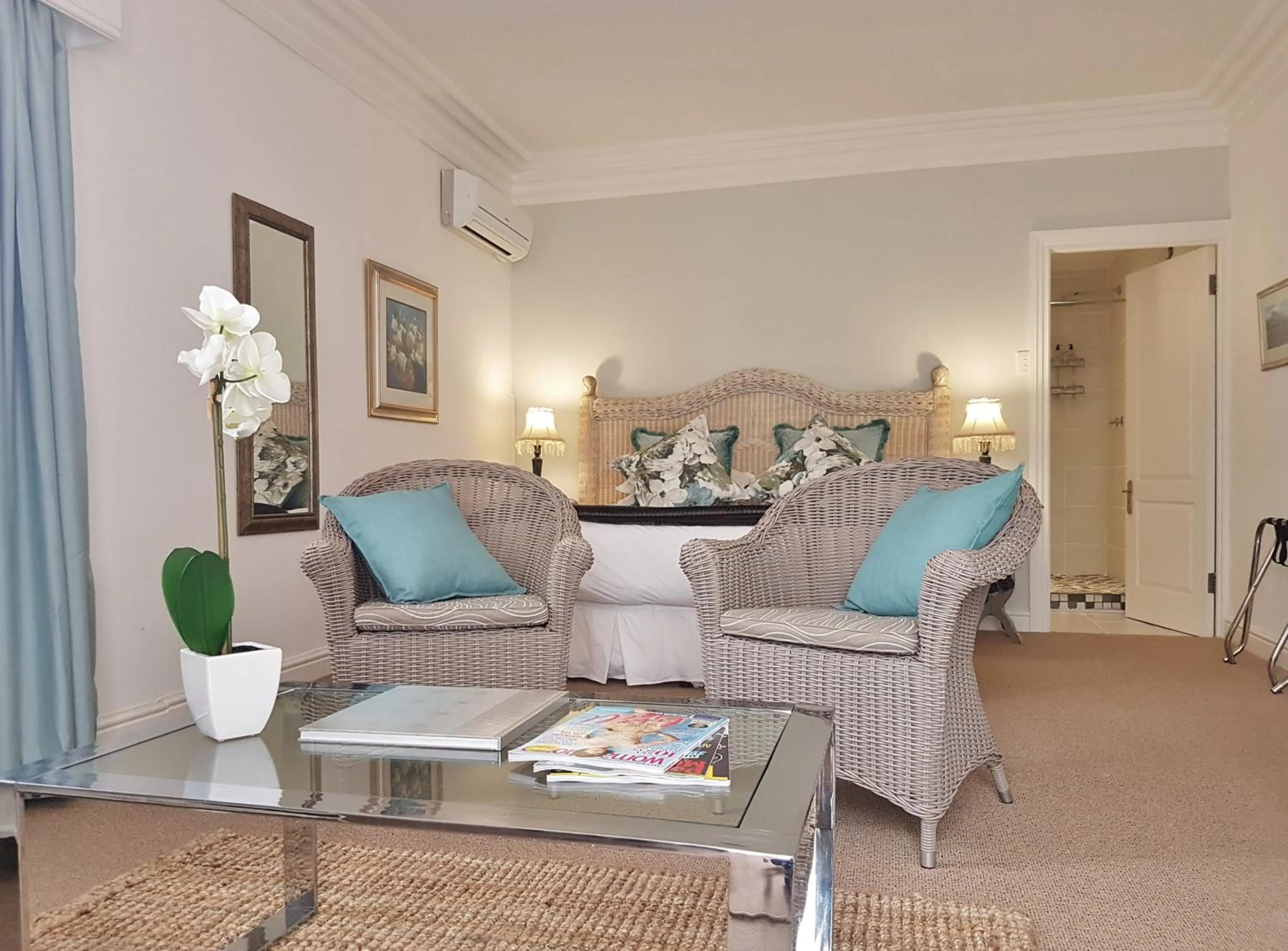 Bed in Val d'Or Estate