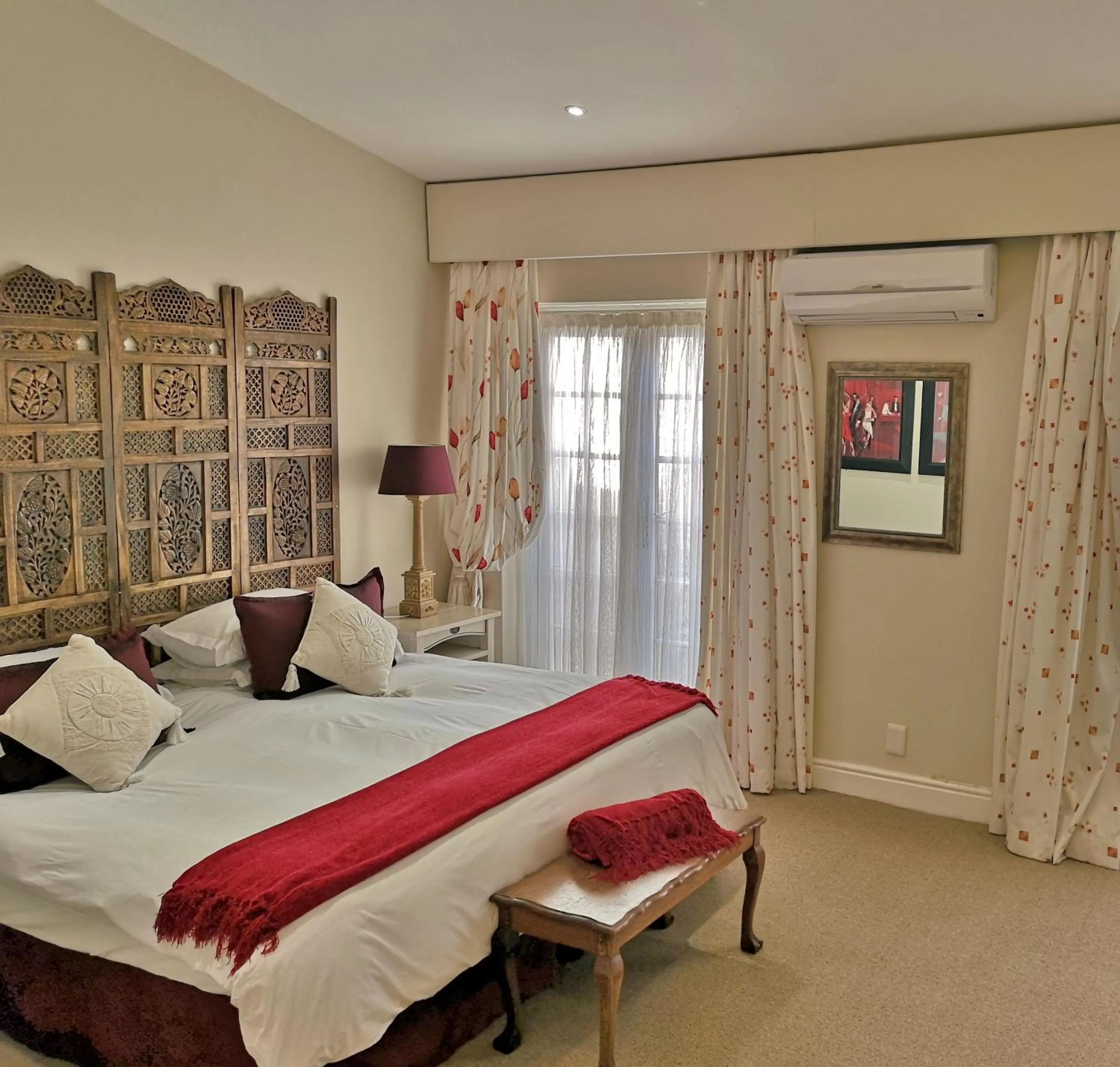 Bedroom, Bed in Val d'Or Estate