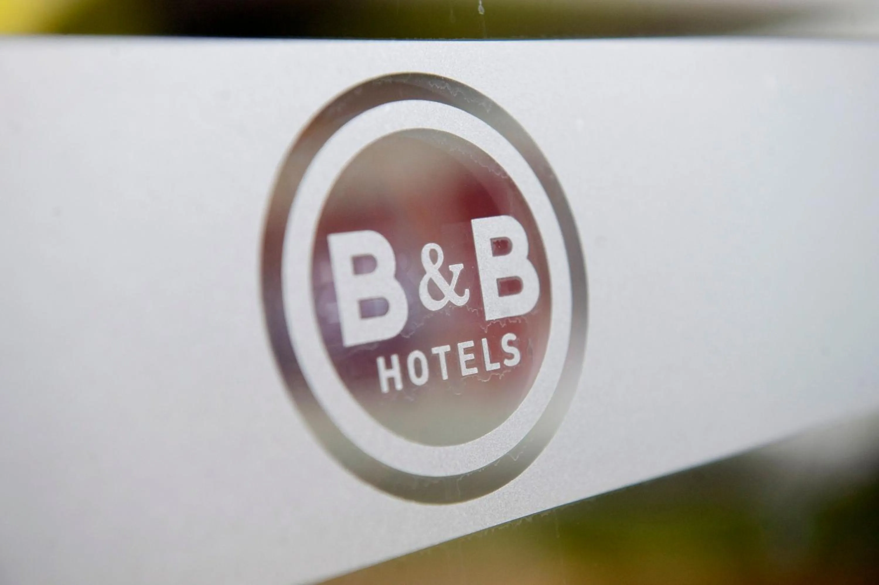 Property logo or sign in B&B HOTEL Le Mans Nord 2