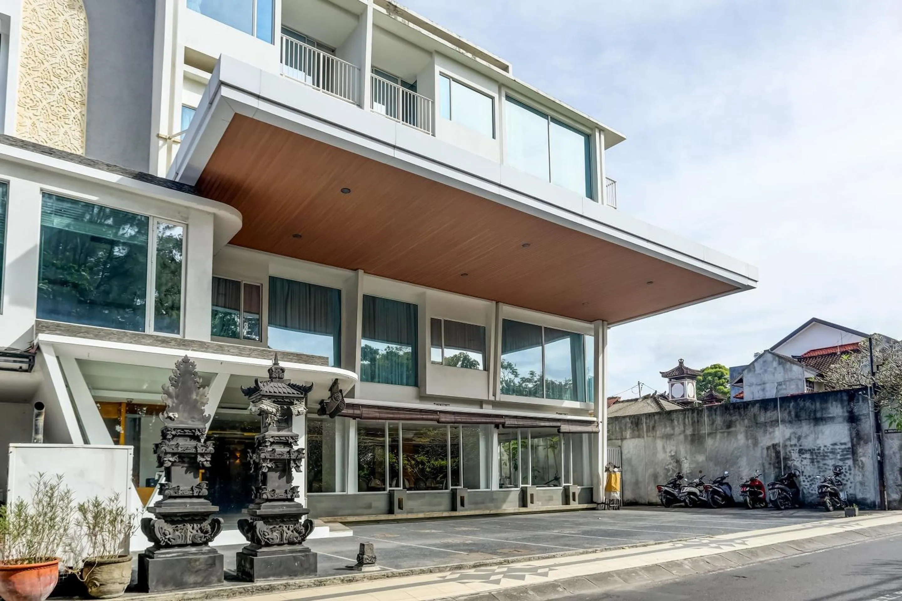 Facade/entrance in Collection O Legian Near Pantai Kuta Formerly Premium Legian