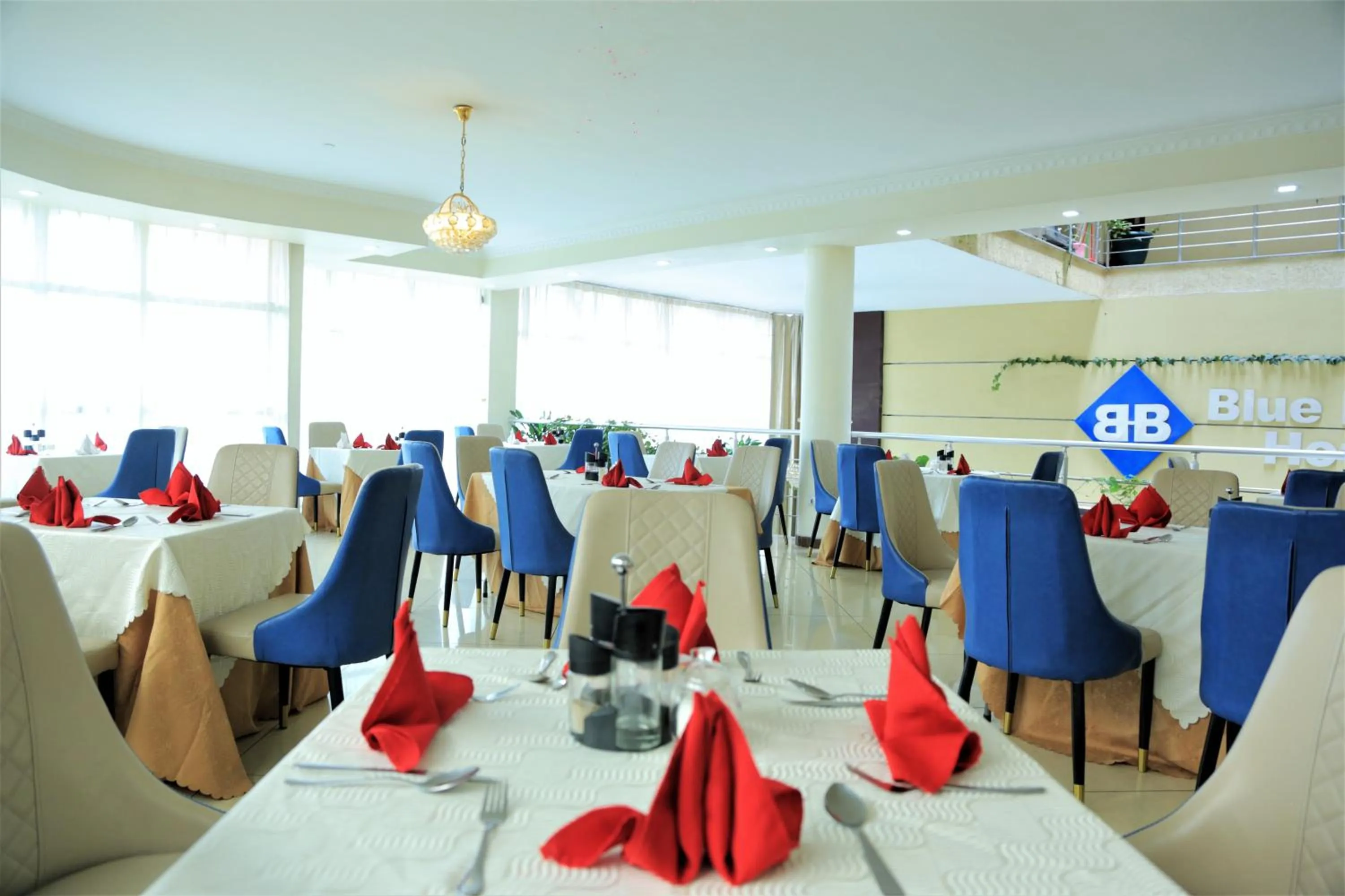 Restaurant/places to eat in Blue Birds International Hotel