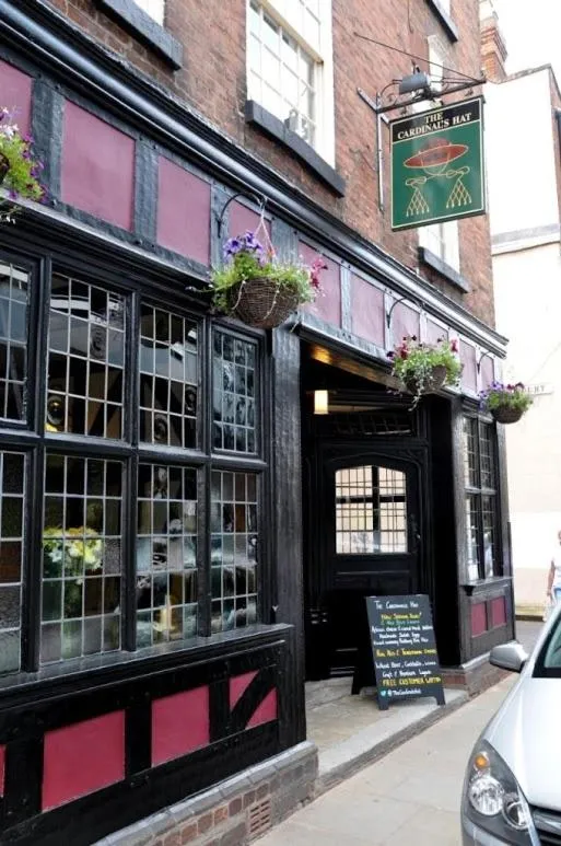 Facade/entrance in The Cardinals Hat