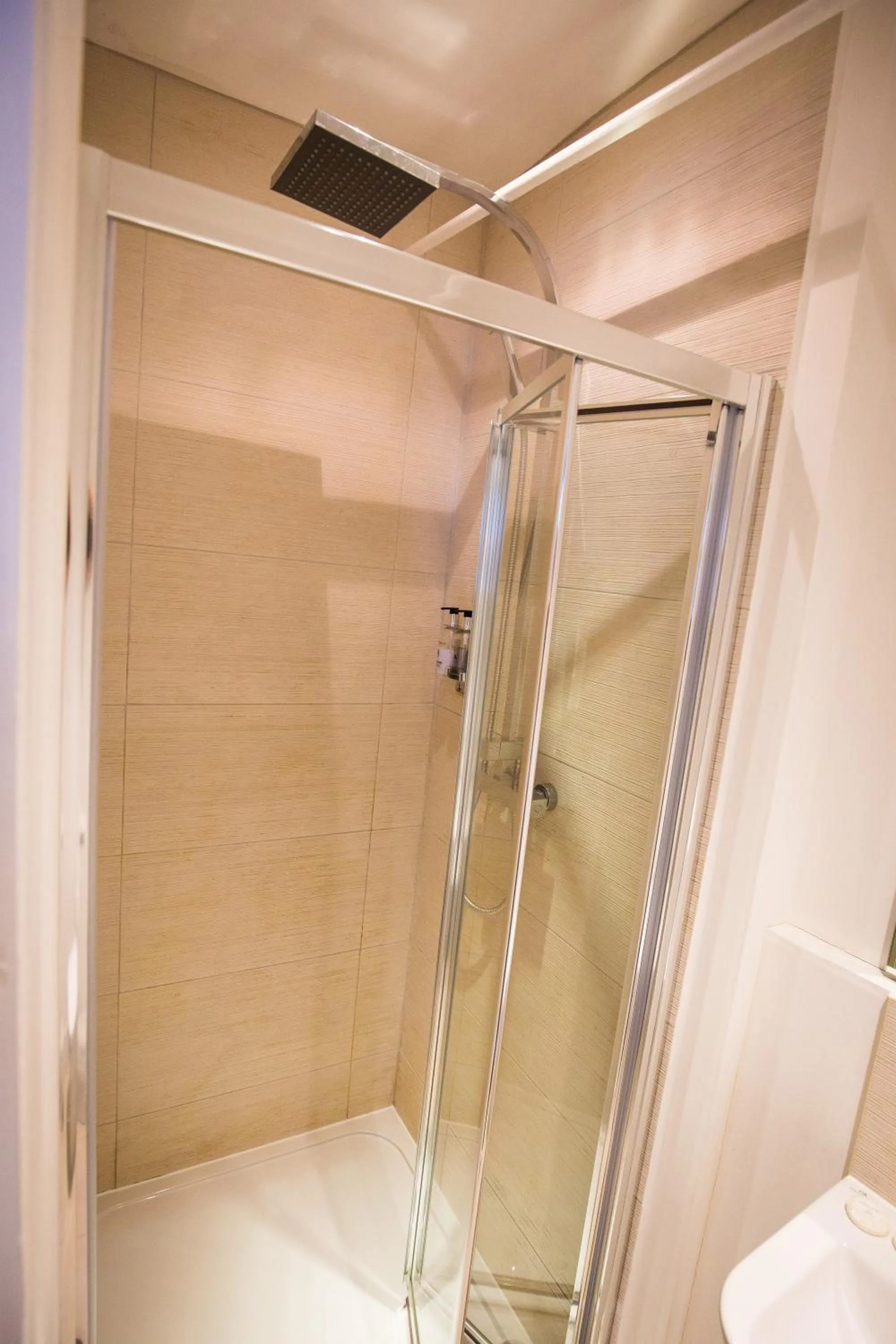 Shower in The Cardinals Hat