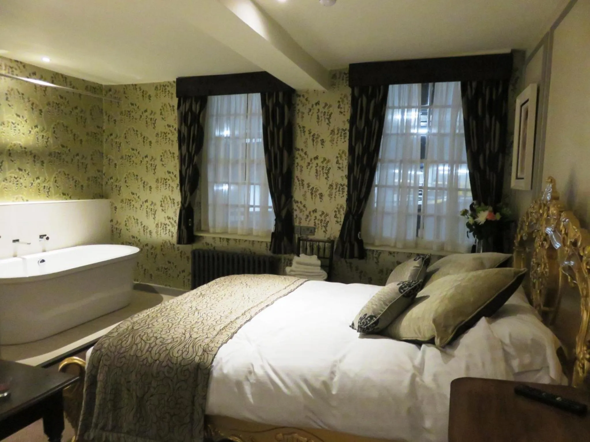 Bedroom, Bed in The Cardinals Hat