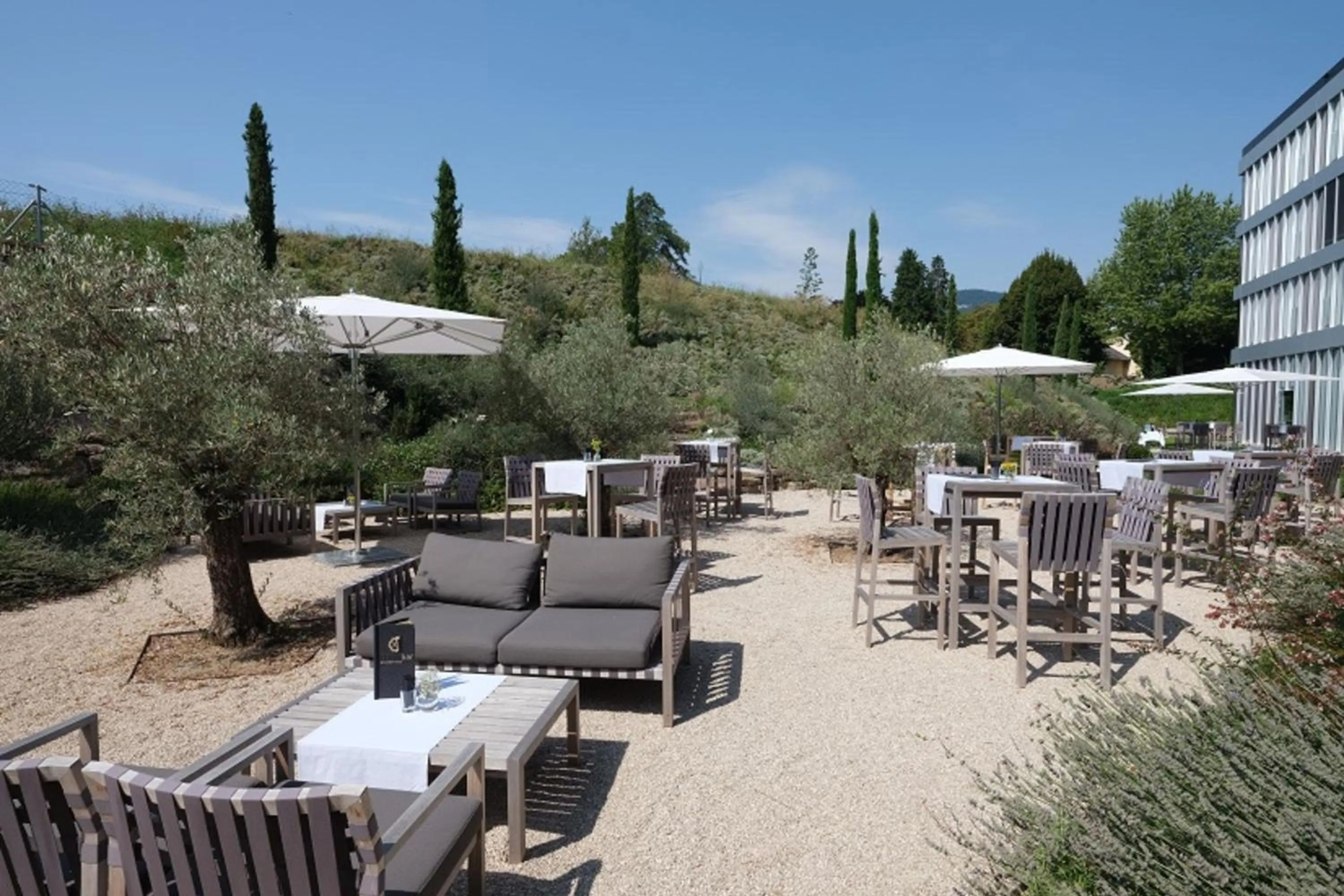 Lounge or bar in Modern Times Hotel, Vevey, A Tribute Portfolio Hotel