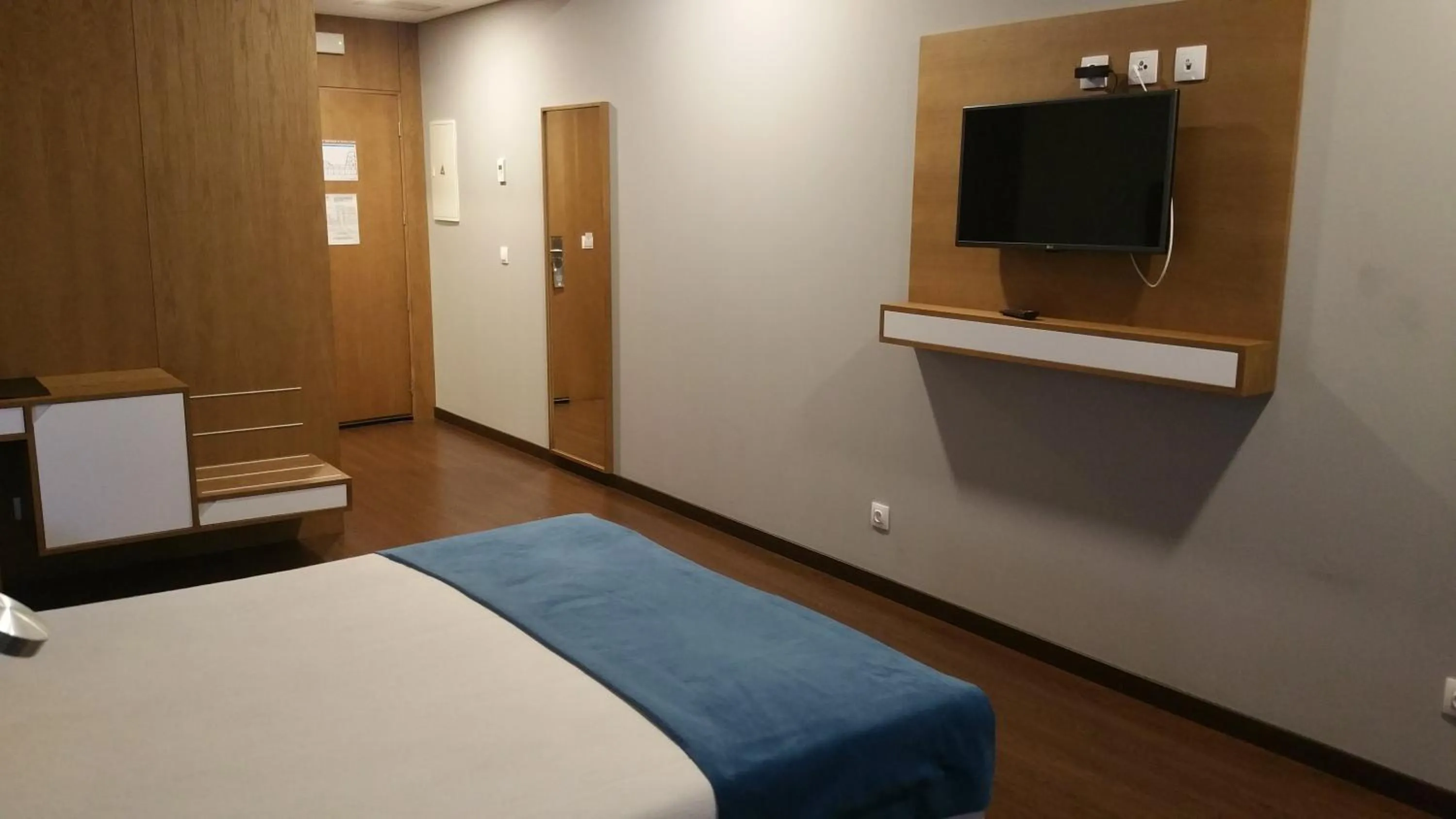 Toilet, Bed in Belmonte Sinai Hotel