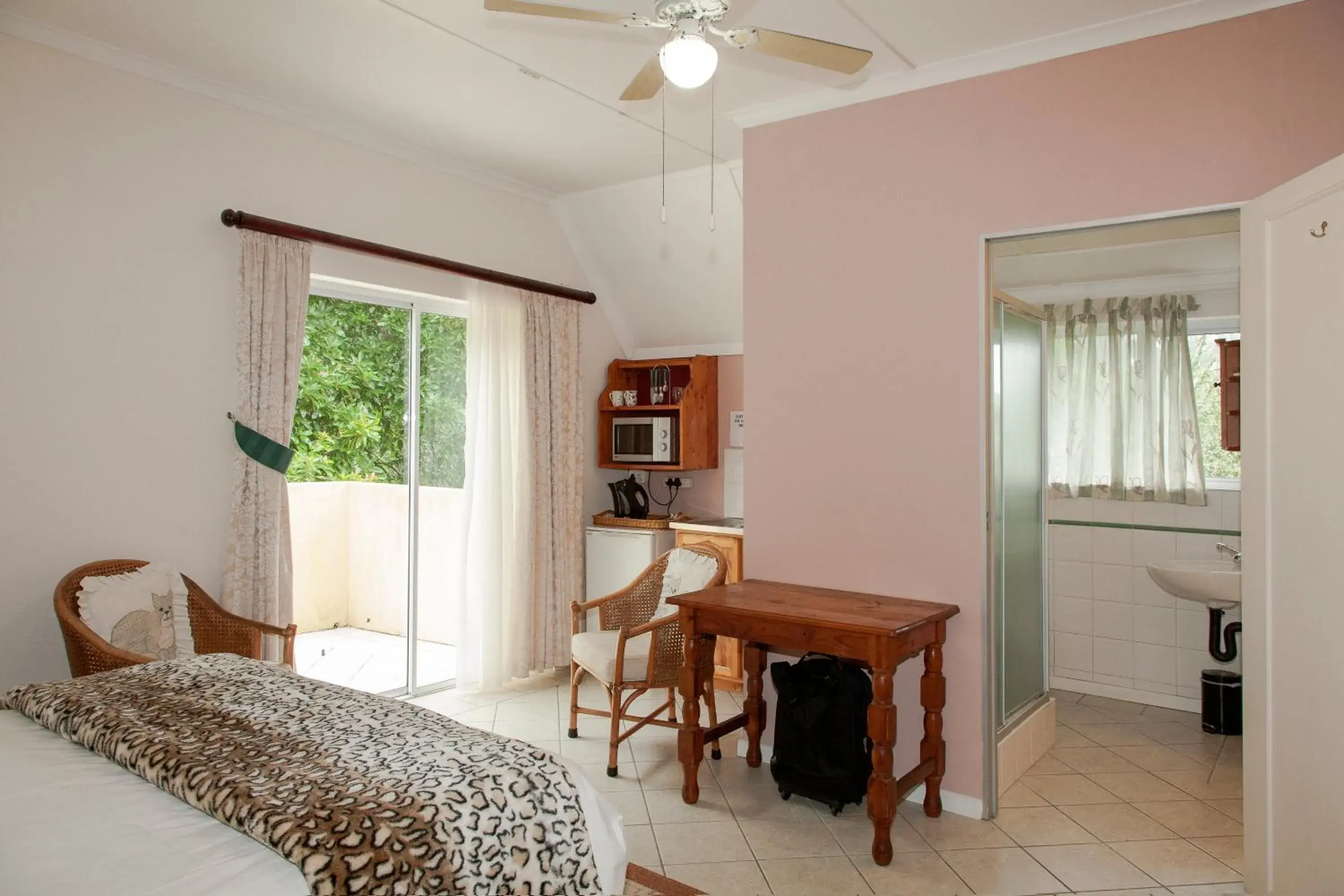 Double Room - single occupancy in York House Guest House Double Room - single occupancy in York House Guest House