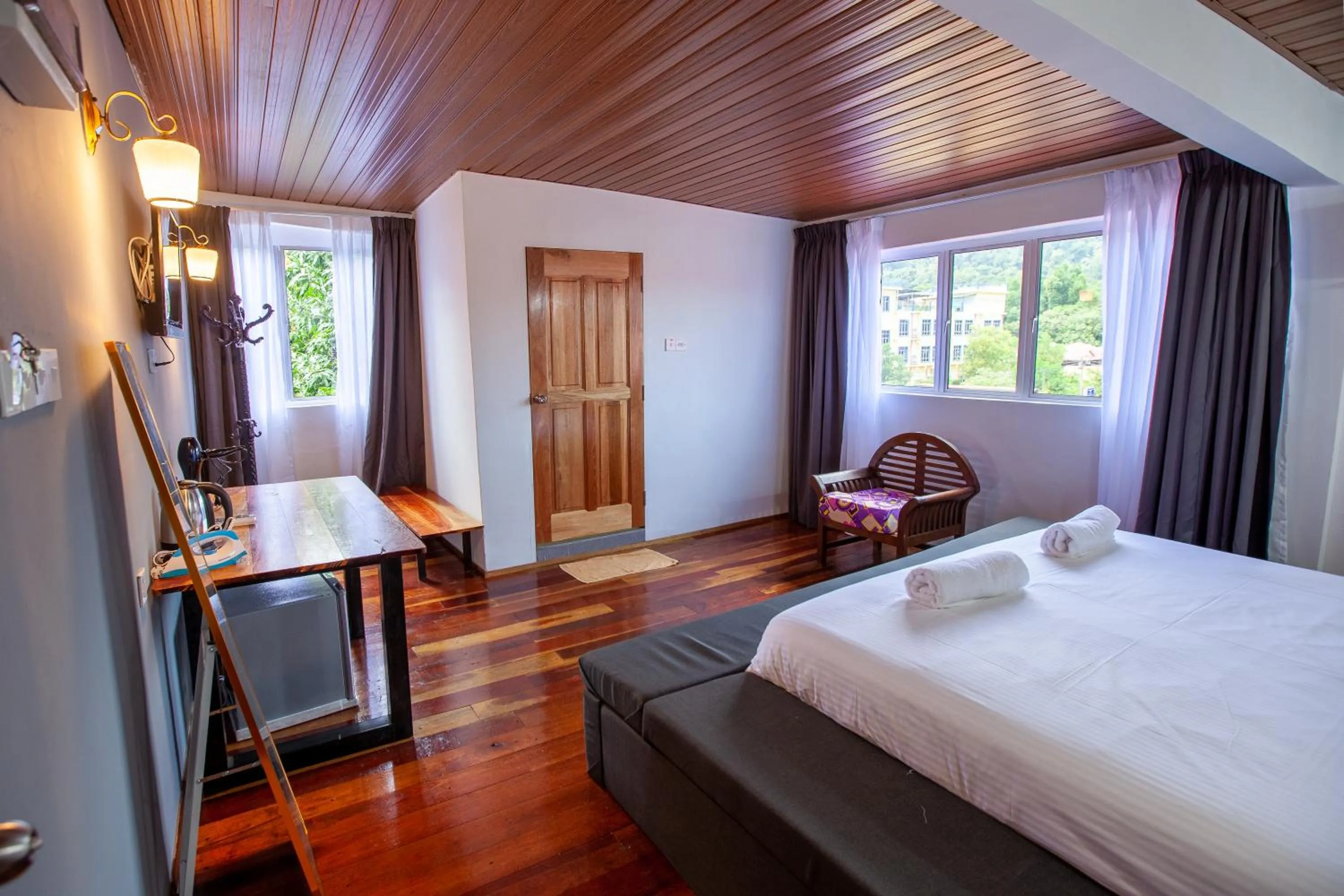 Photo of the whole room, Bed in Joe Fisherman Inn