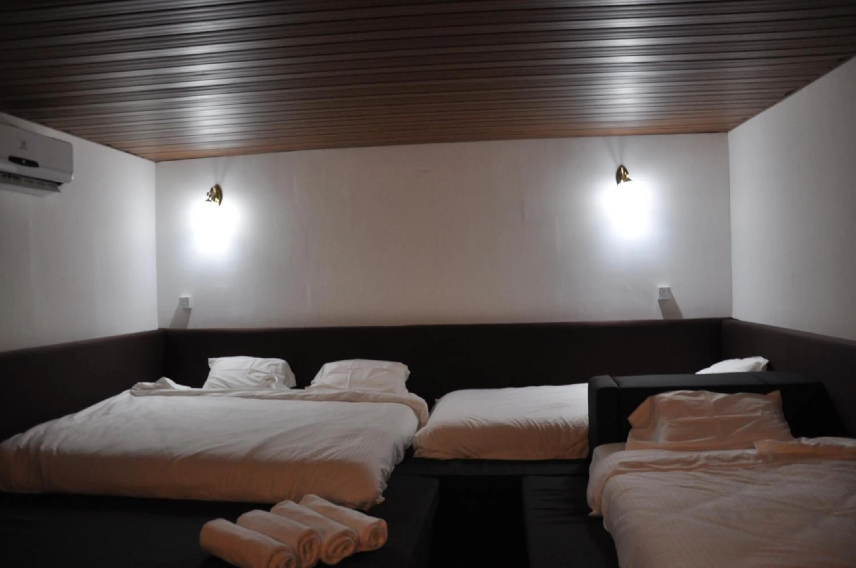 Bedroom, Bed in Joe Fisherman Inn