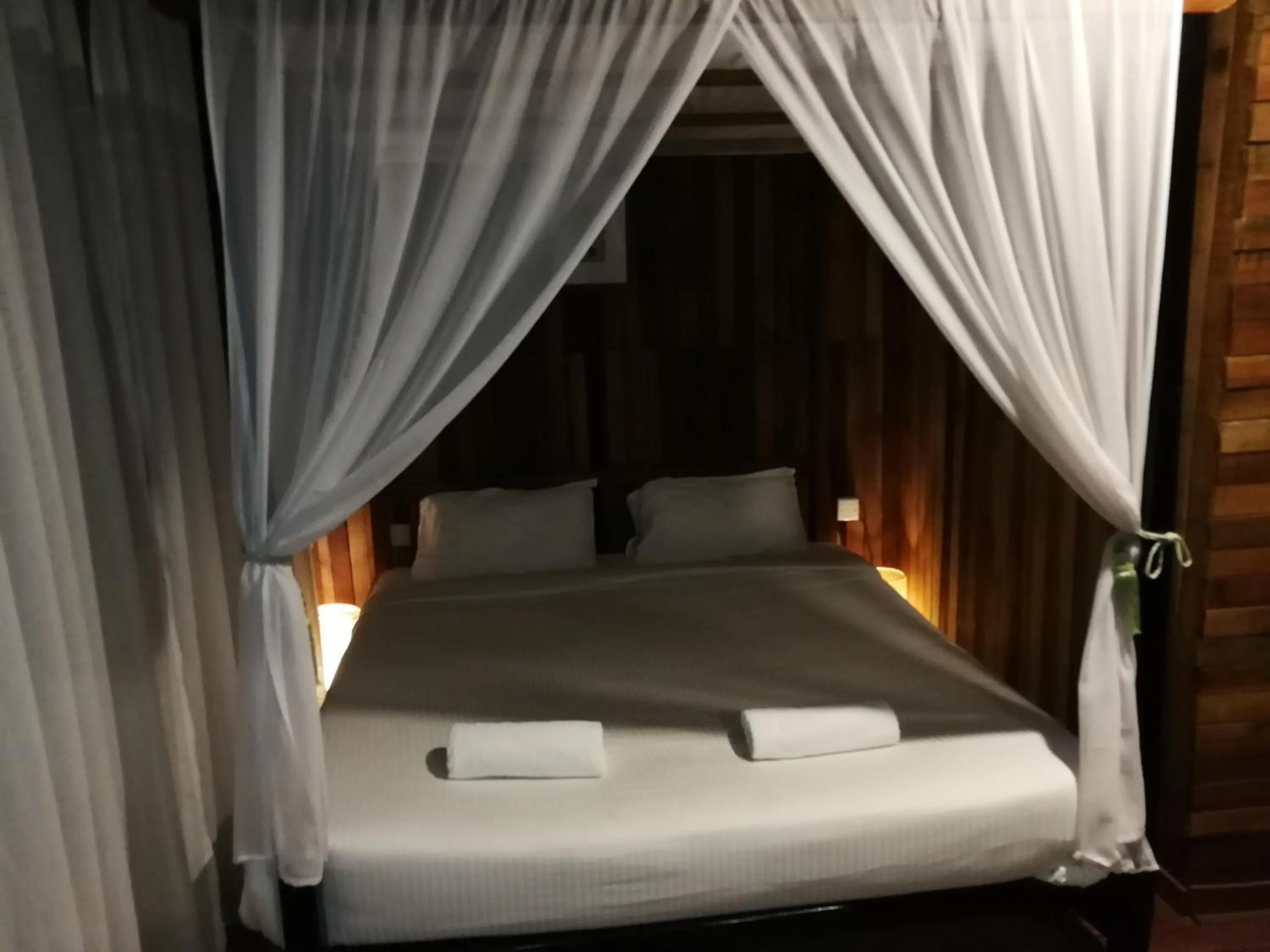 Bed in Joe Fisherman Inn