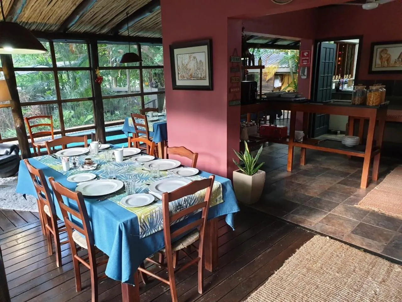 Breakfast in Umlilo Guest House