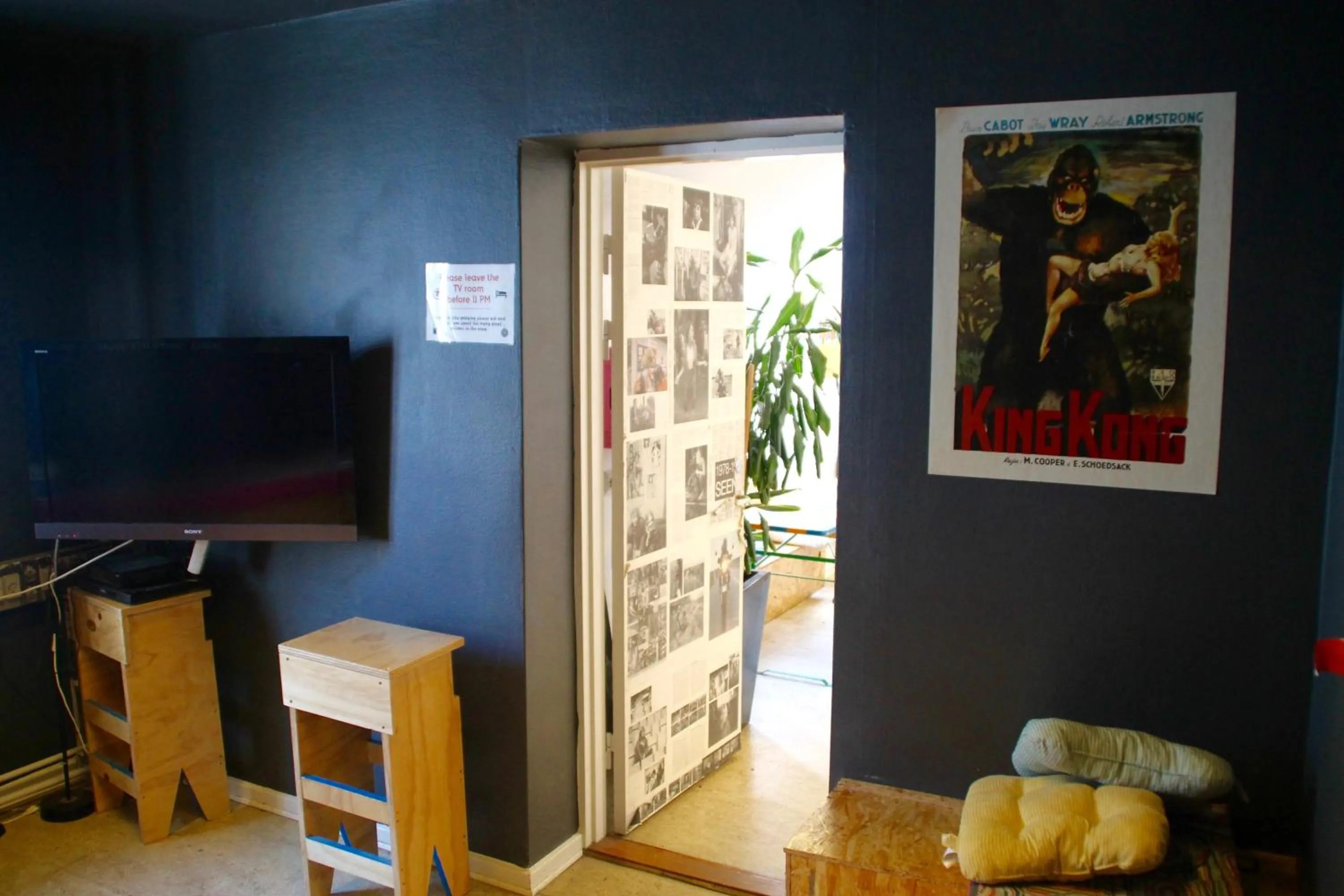 Communal lounge/ TV room in Globalhagen Hostel