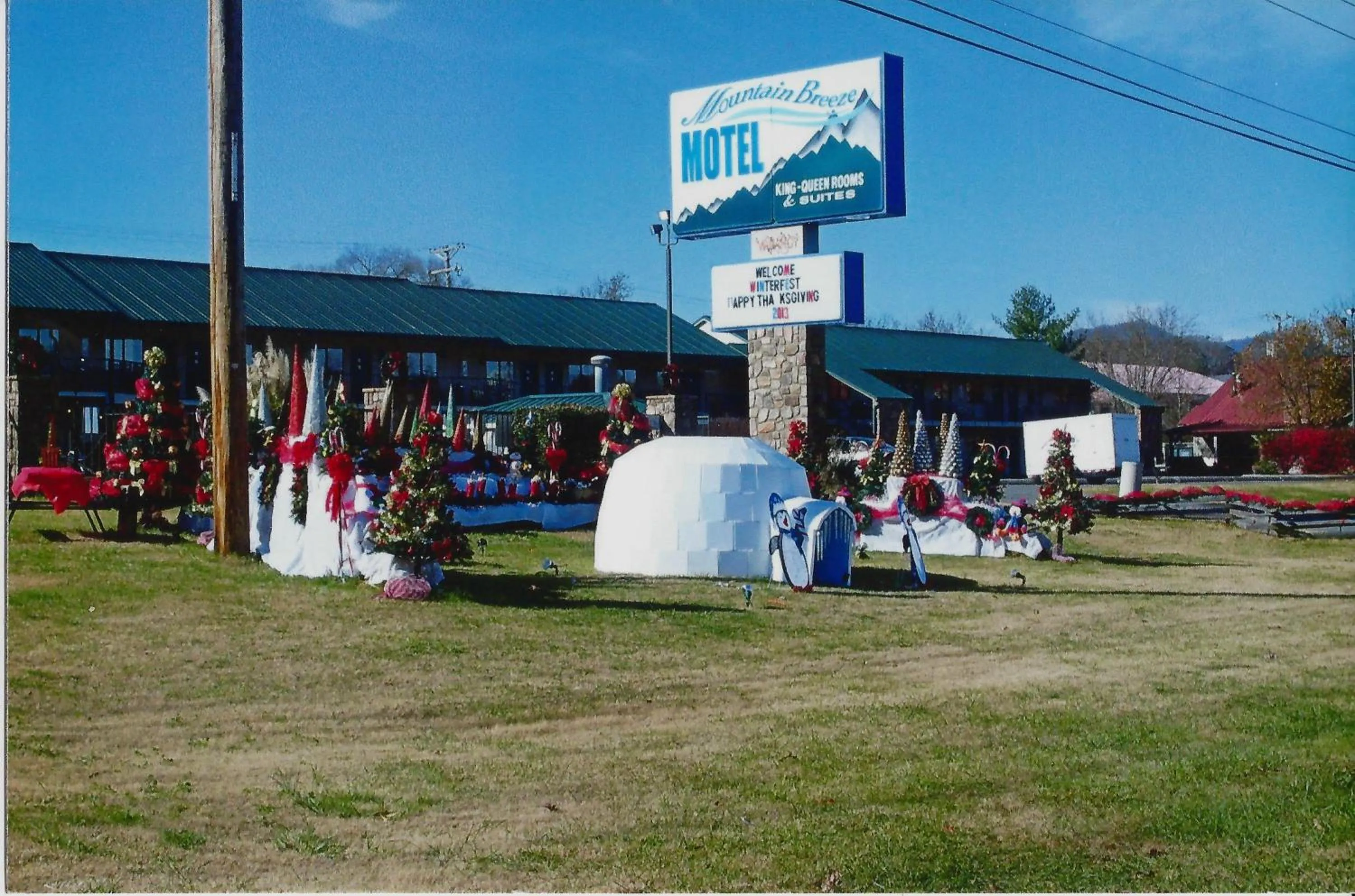 Facade/entrance in Mountain Breeze Motel