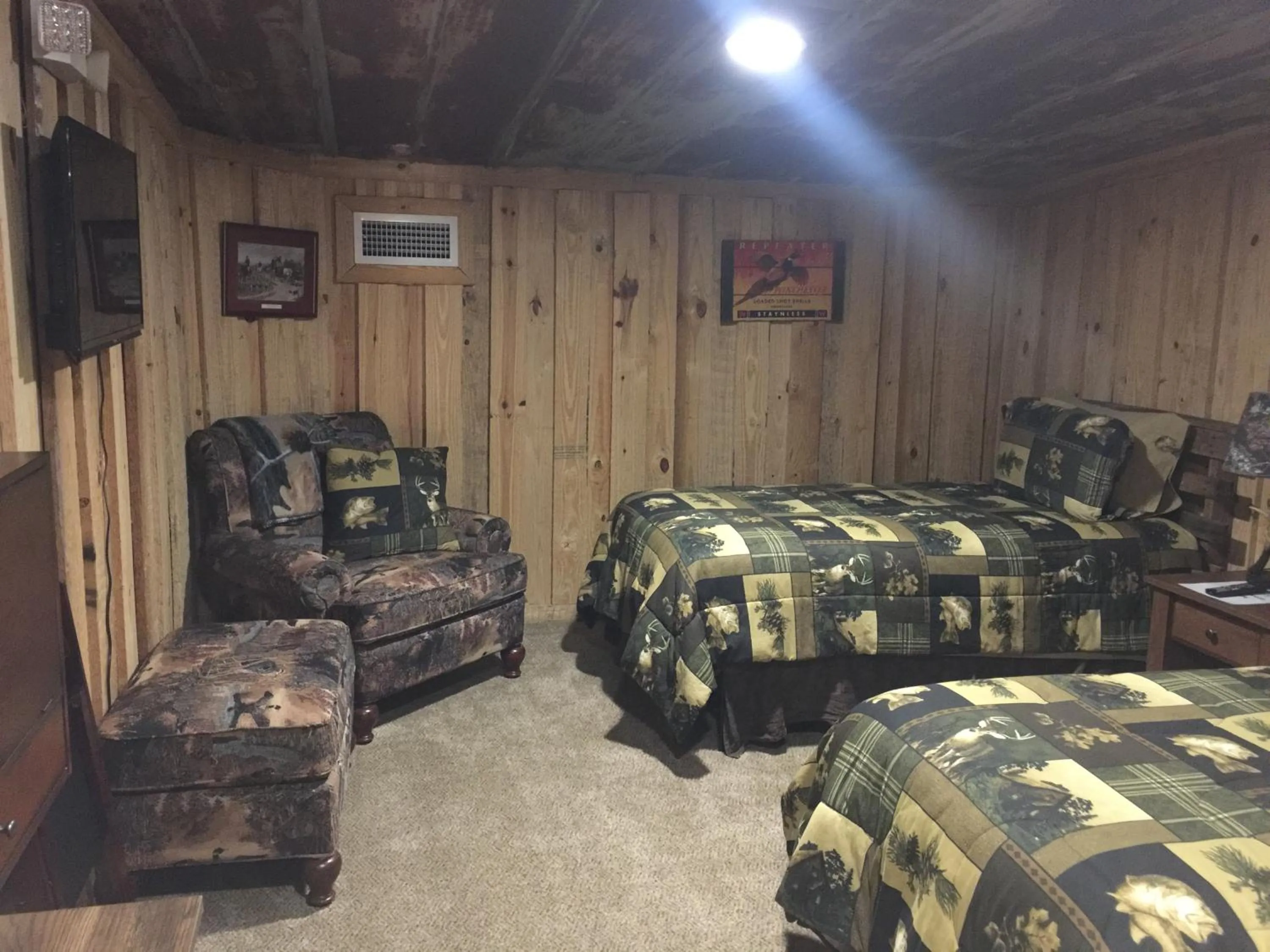 Bed in Red Fern Plantation Lodge